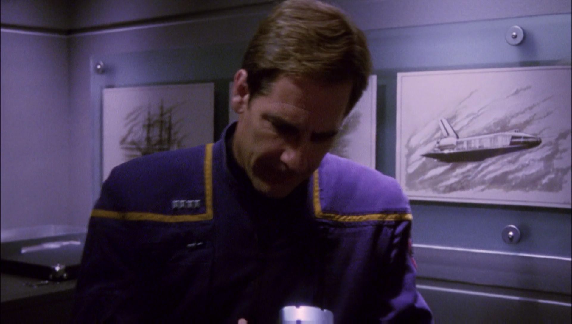 ariane179254_Enterprise_1x01-1x02_BrokenBow_4737.jpg
