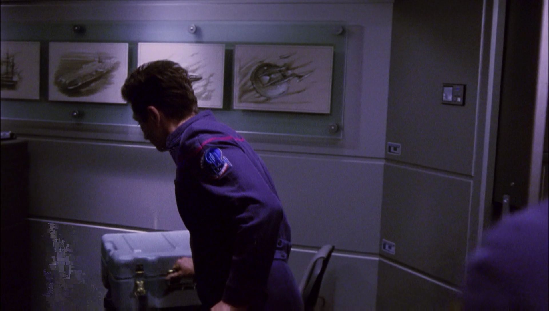 ariane179254_Enterprise_1x01-1x02_BrokenBow_4754.jpg