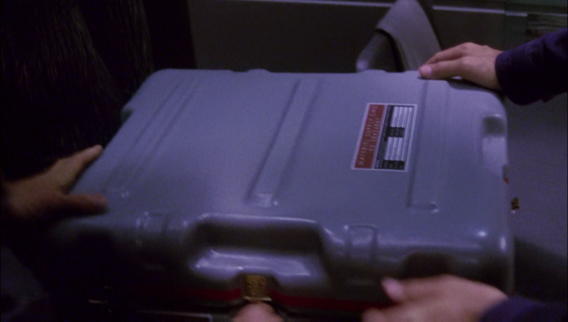 ariane179254_Enterprise_1x01-1x02_BrokenBow_4757.jpg