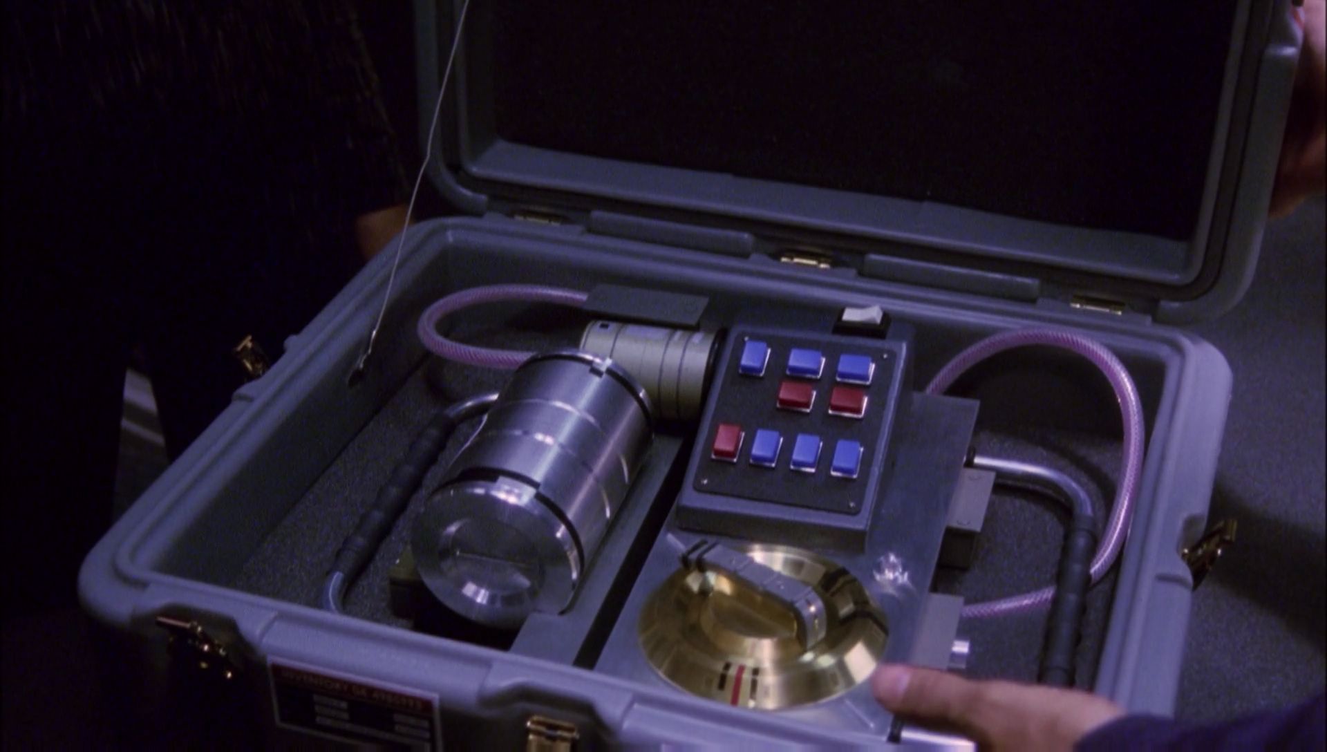 ariane179254_Enterprise_1x01-1x02_BrokenBow_4760.jpg