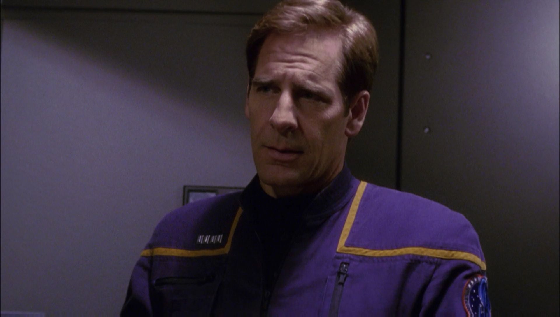 ariane179254_Enterprise_1x01-1x02_BrokenBow_4781.jpg