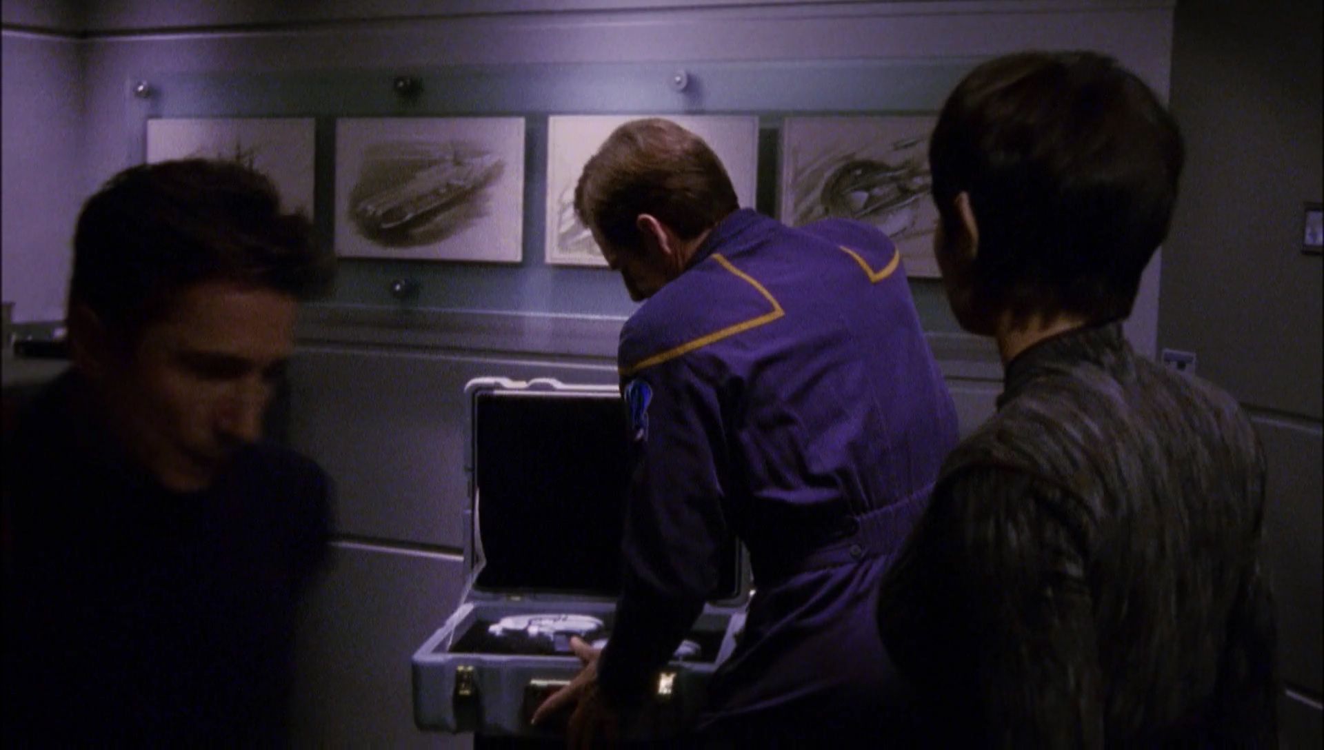 ariane179254_Enterprise_1x01-1x02_BrokenBow_4786.jpg