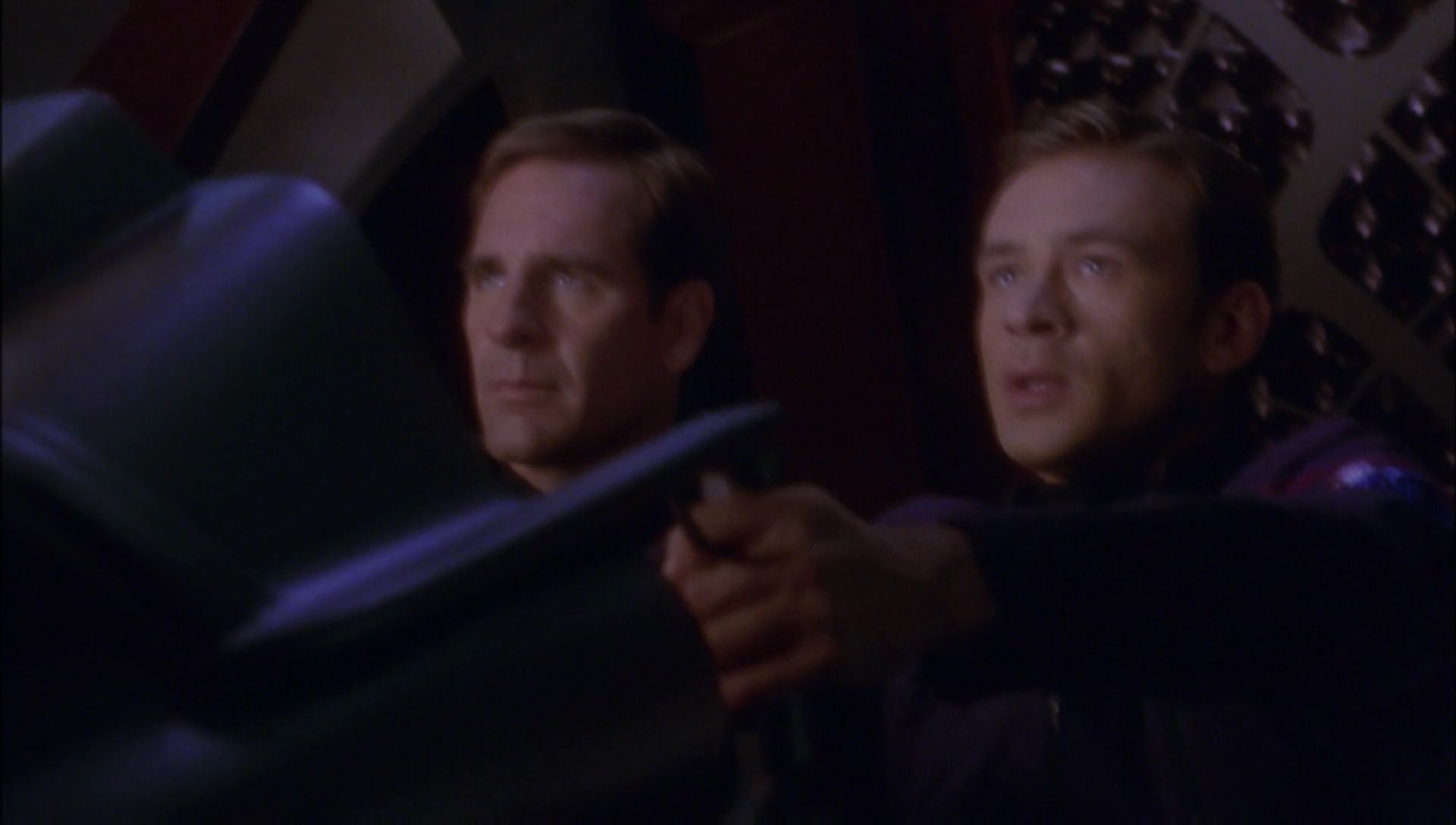 ariane179254_Enterprise_1x01-1x02_BrokenBow_4800.jpg