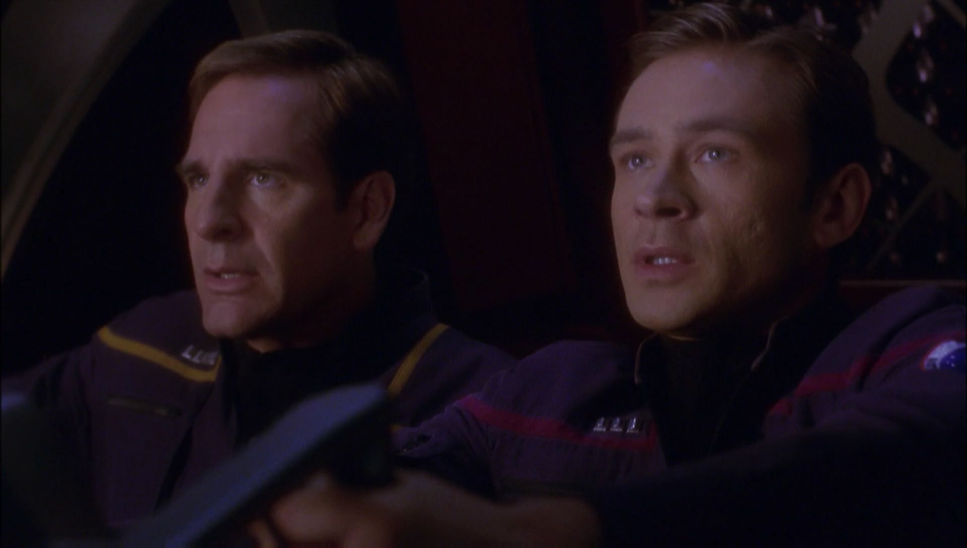 ariane179254_Enterprise_1x01-1x02_BrokenBow_4811.jpg