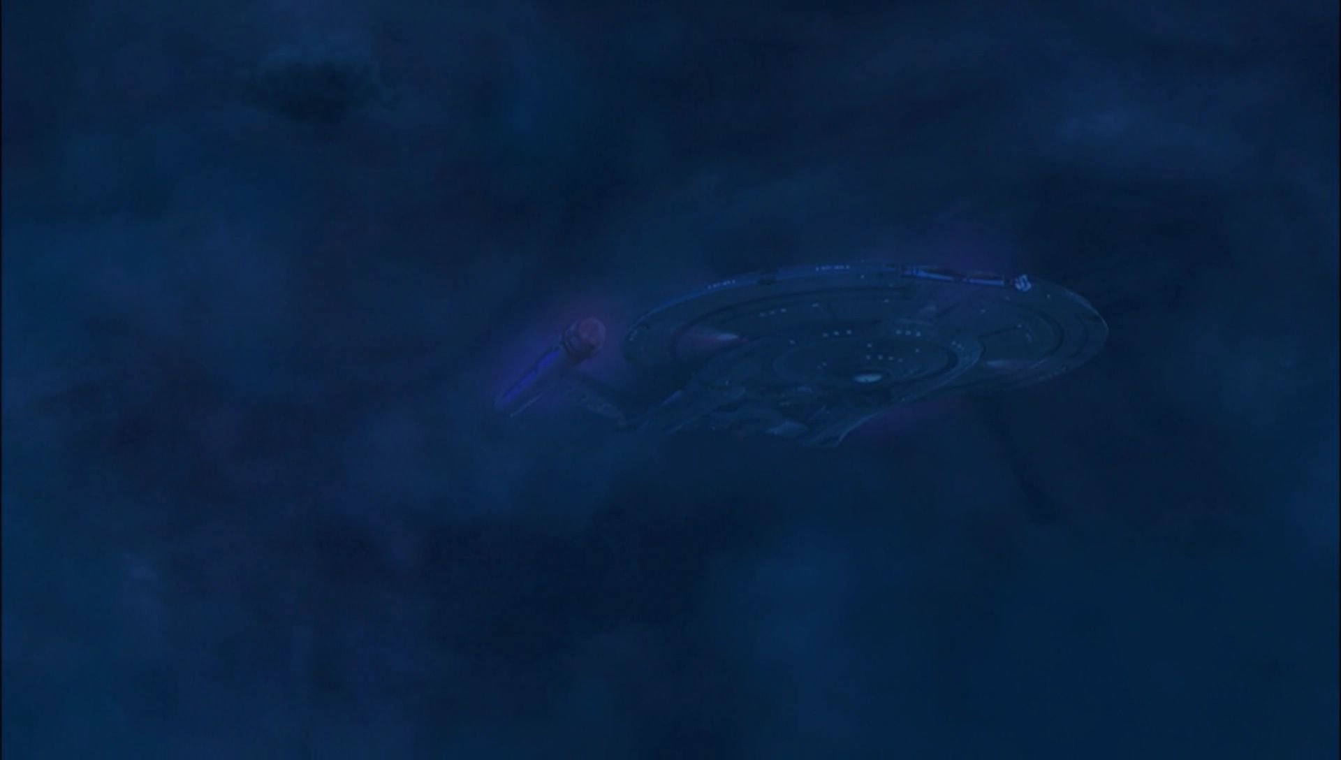 ariane179254_Enterprise_1x01-1x02_BrokenBow_4816.jpg