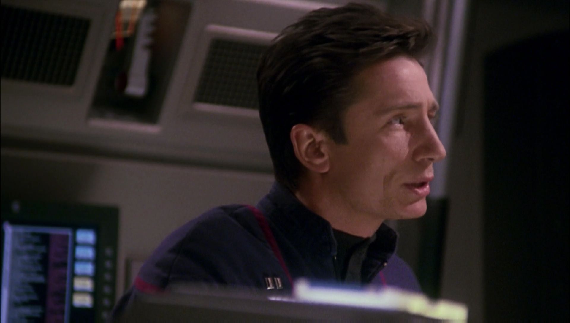 ariane179254_Enterprise_1x01-1x02_BrokenBow_4824.jpg