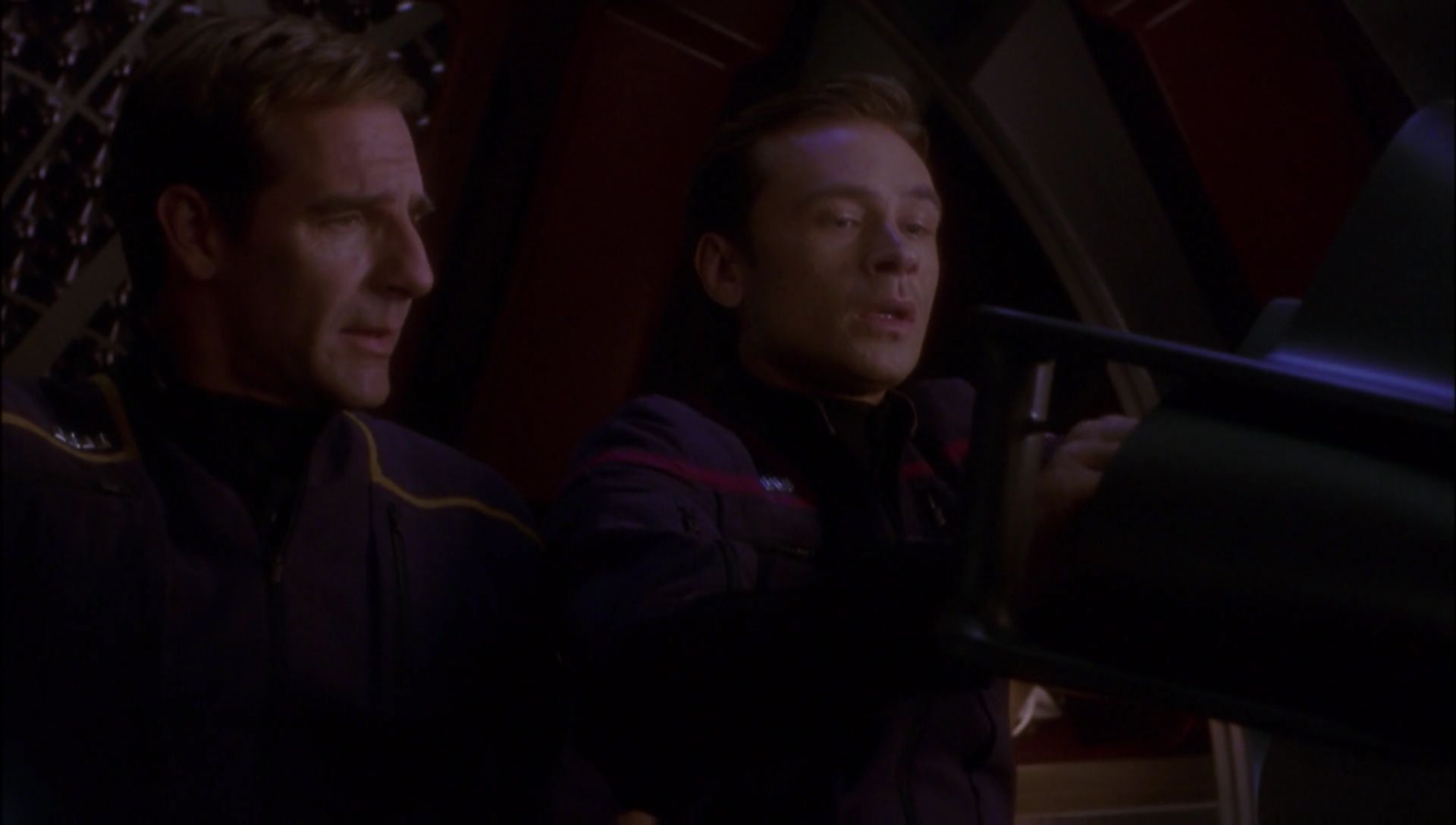 ariane179254_Enterprise_1x01-1x02_BrokenBow_4852.jpg