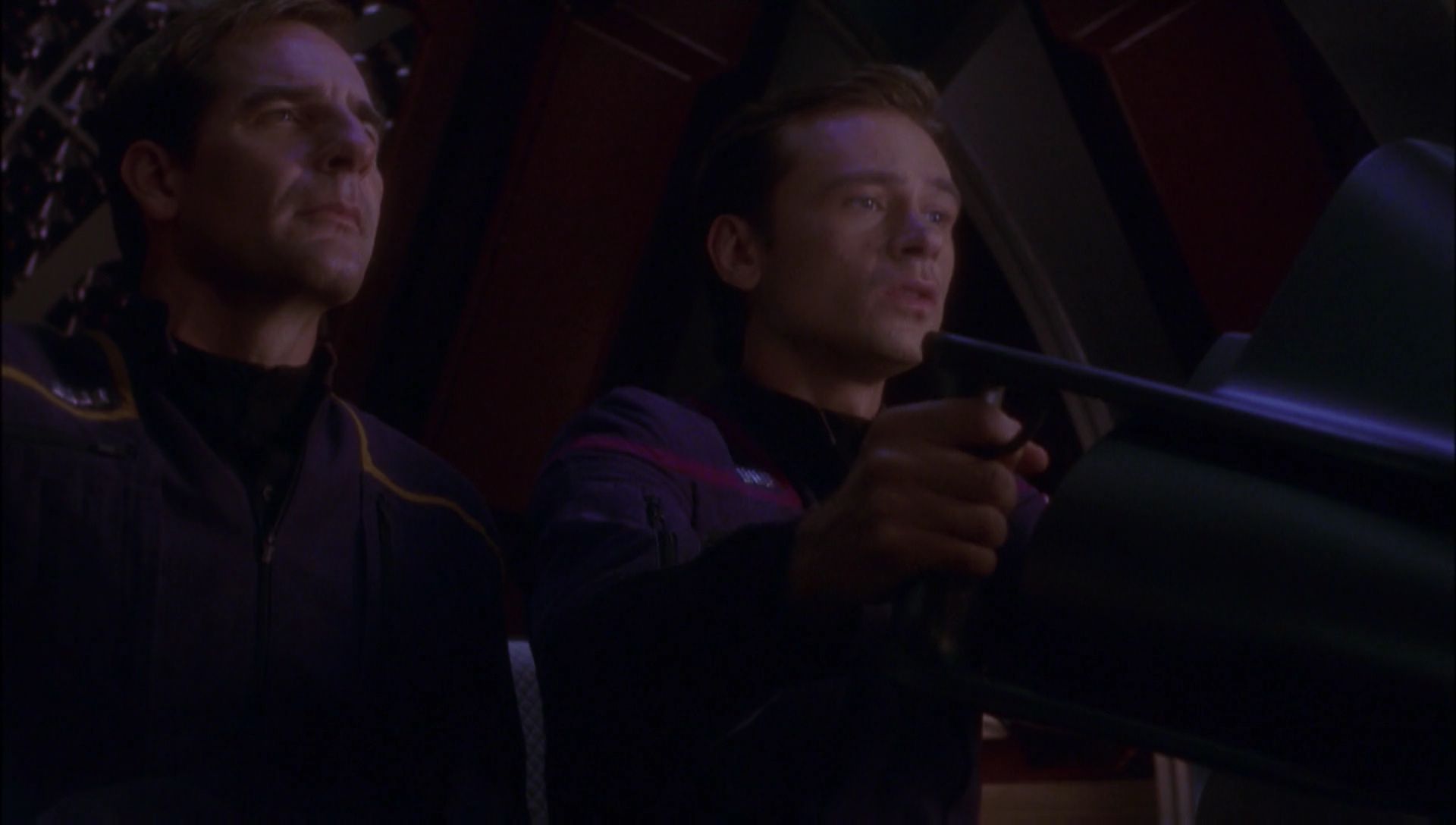 ariane179254_Enterprise_1x01-1x02_BrokenBow_4864.jpg