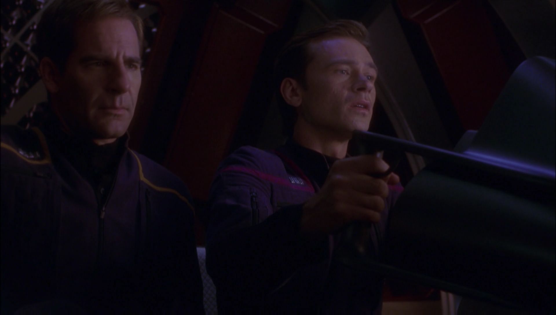 ariane179254_Enterprise_1x01-1x02_BrokenBow_4866.jpg