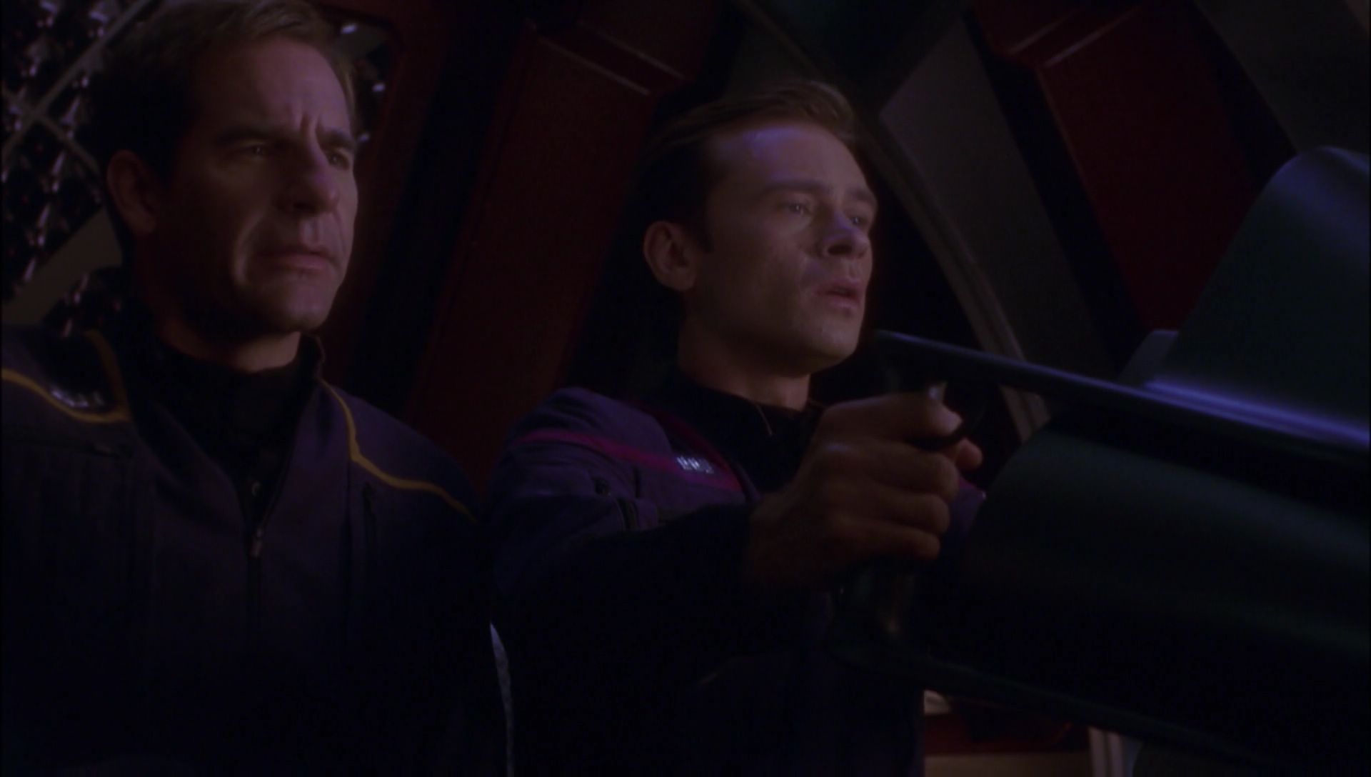ariane179254_Enterprise_1x01-1x02_BrokenBow_4869.jpg