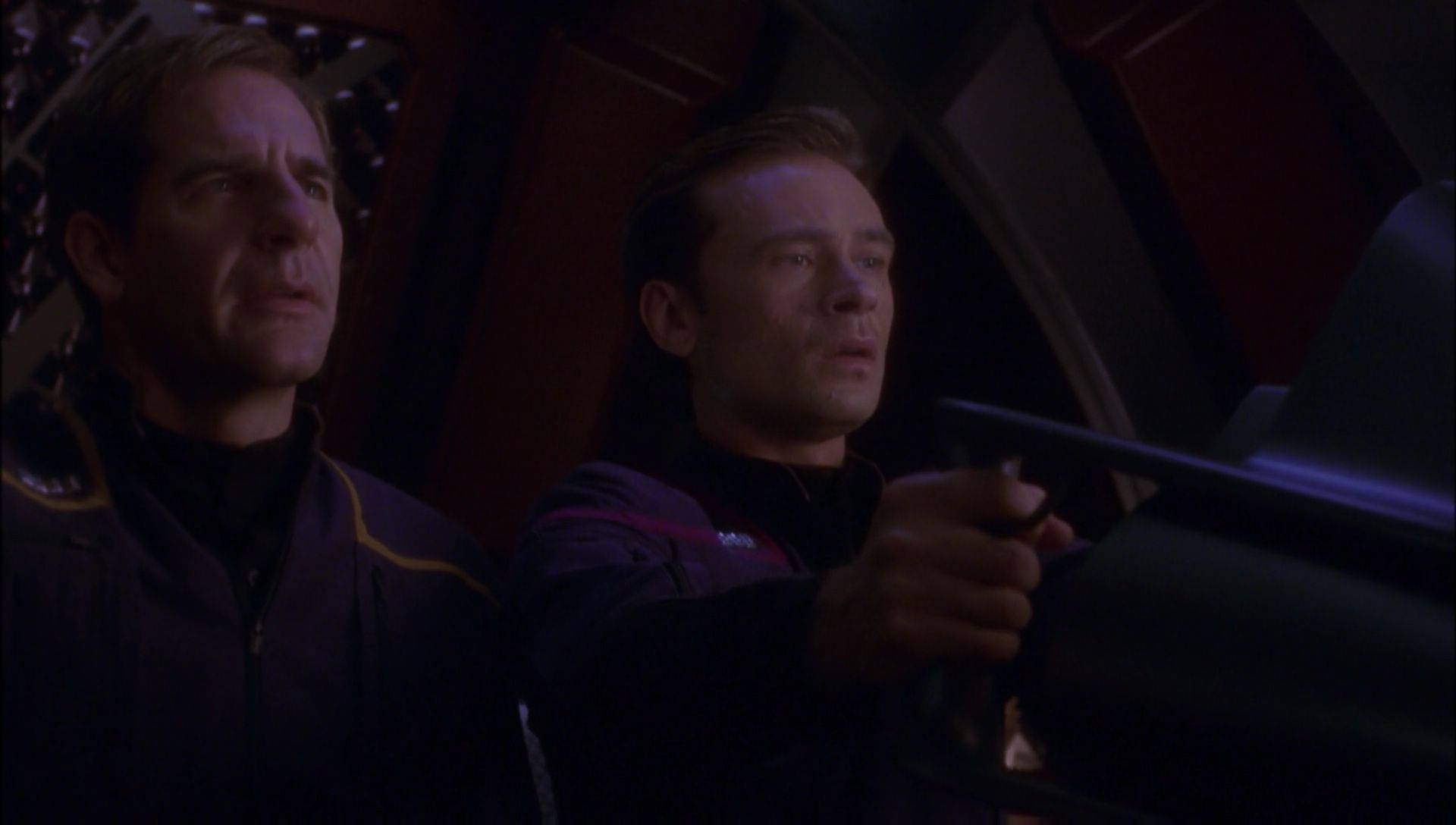 ariane179254_Enterprise_1x01-1x02_BrokenBow_4871.jpg