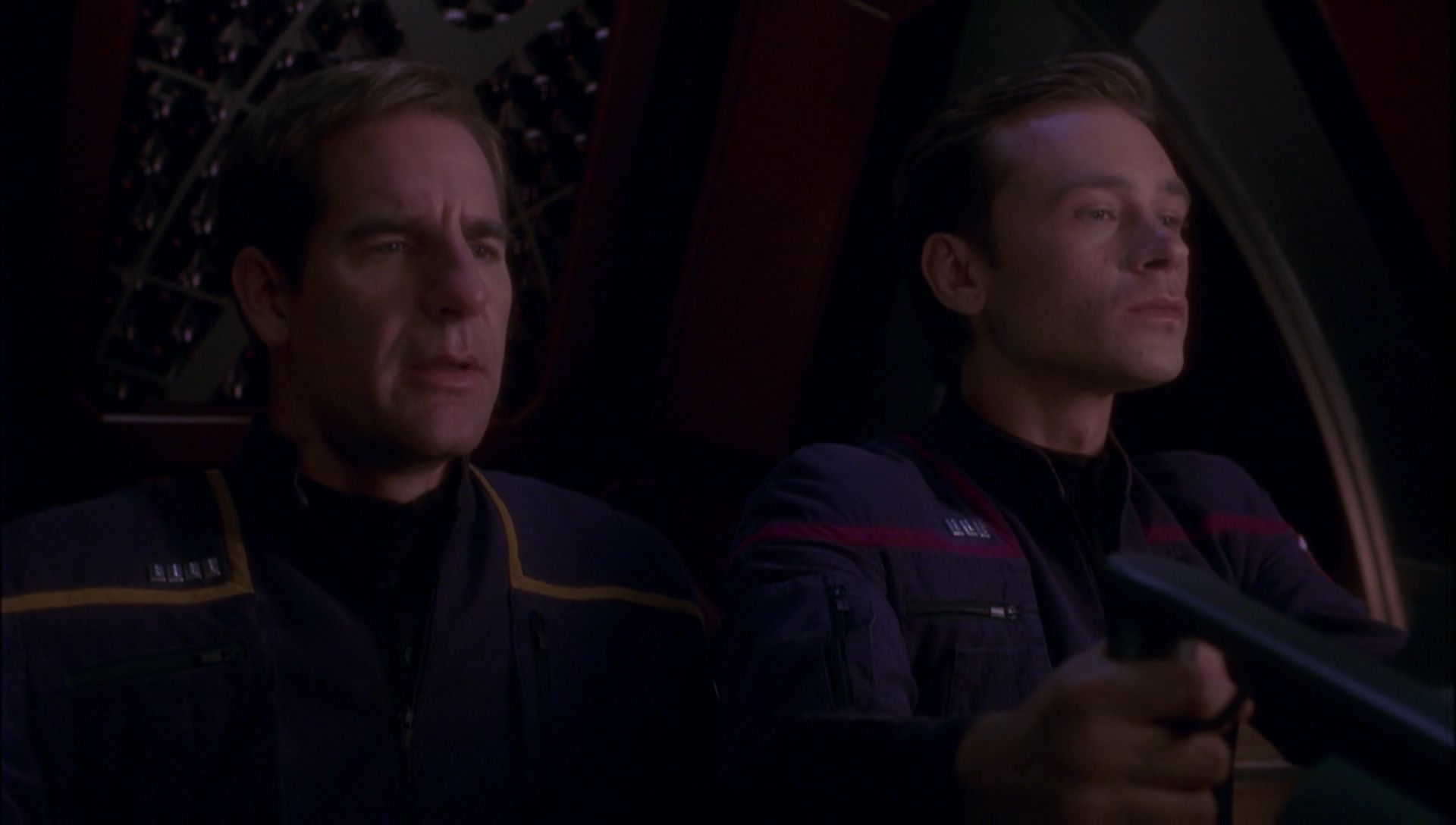 ariane179254_Enterprise_1x01-1x02_BrokenBow_4883.jpg