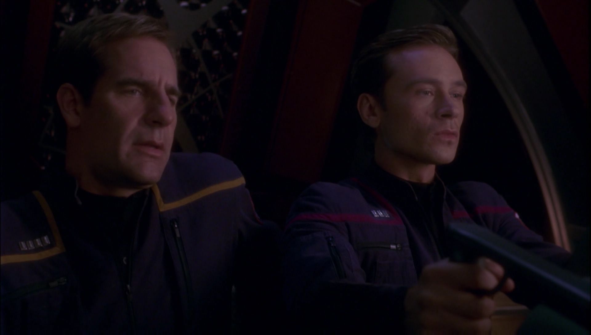 ariane179254_Enterprise_1x01-1x02_BrokenBow_4885.jpg