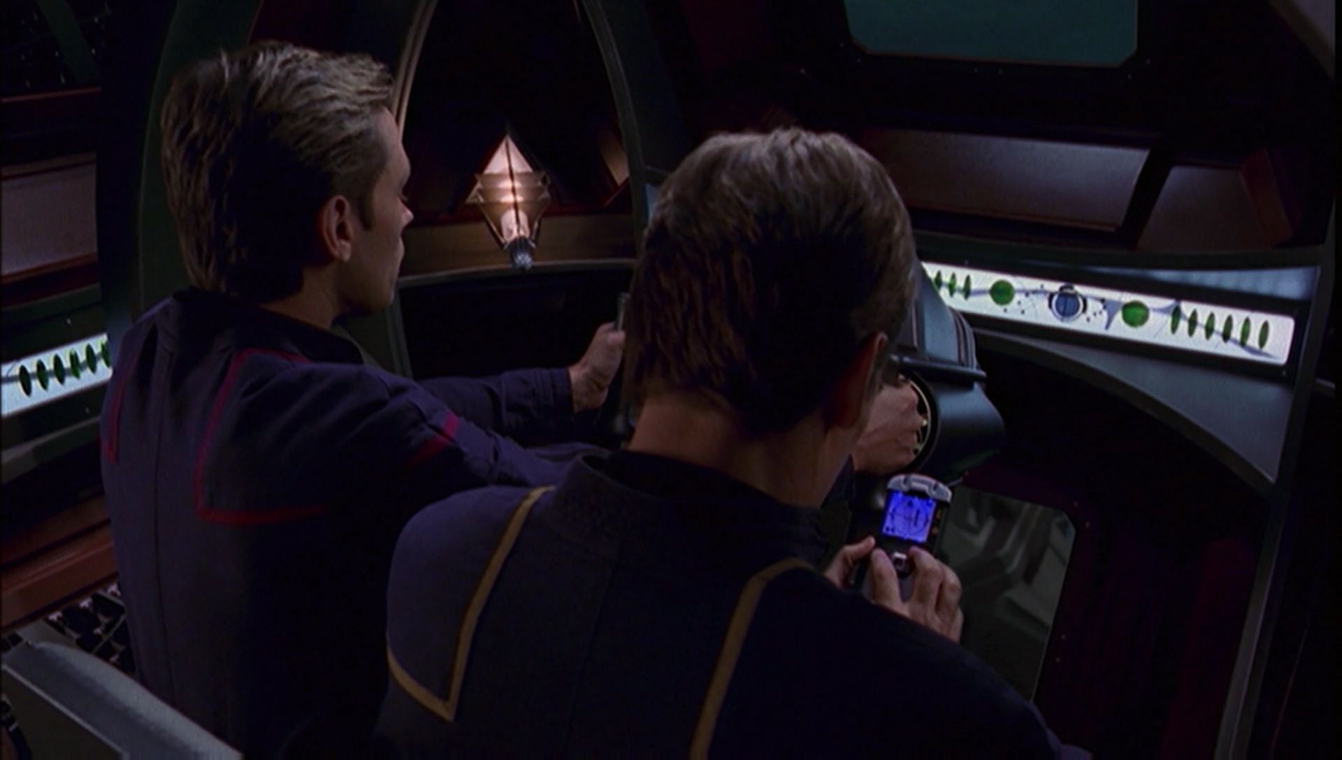 ariane179254_Enterprise_1x01-1x02_BrokenBow_4901.jpg