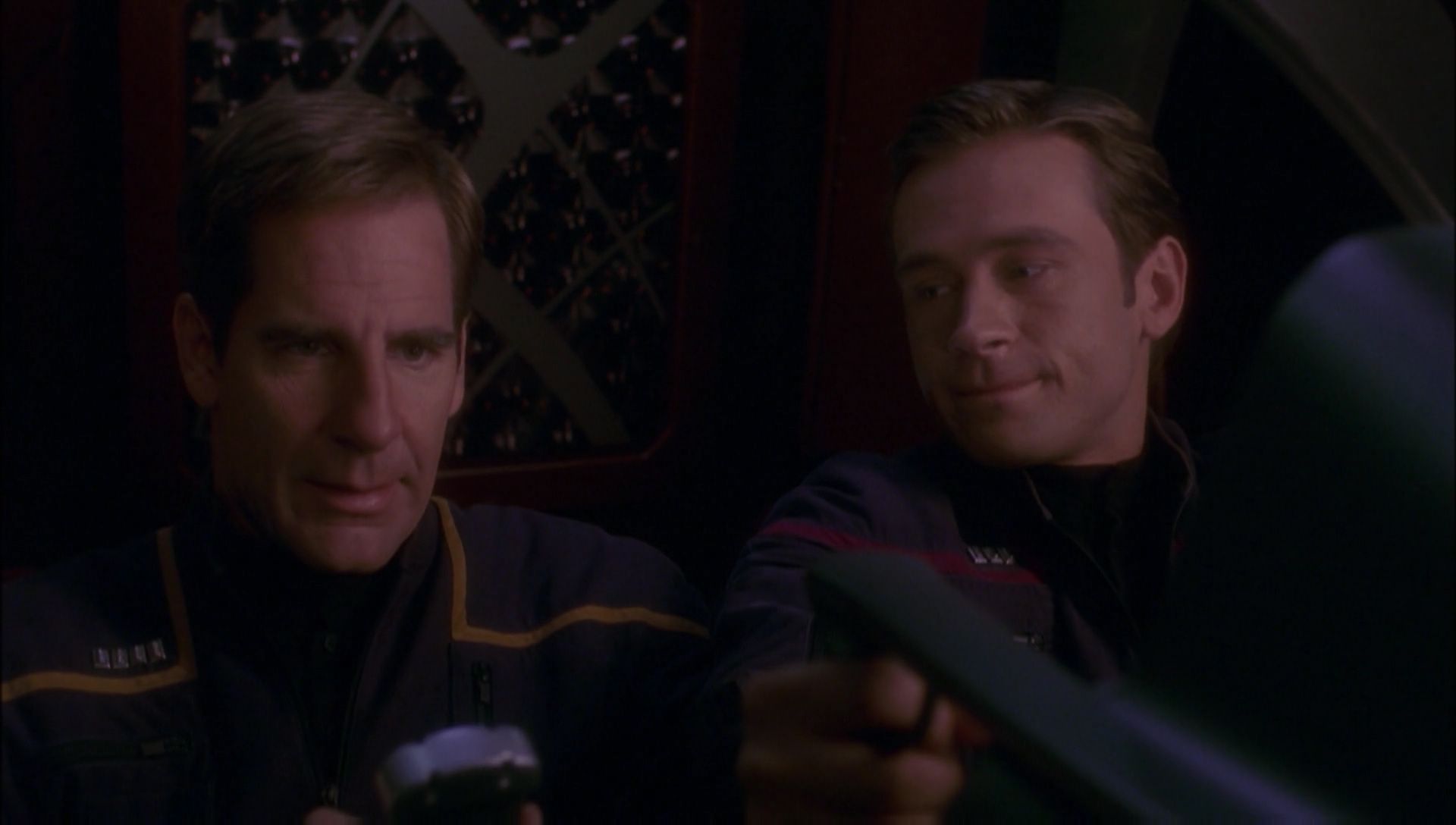 ariane179254_Enterprise_1x01-1x02_BrokenBow_4911.jpg