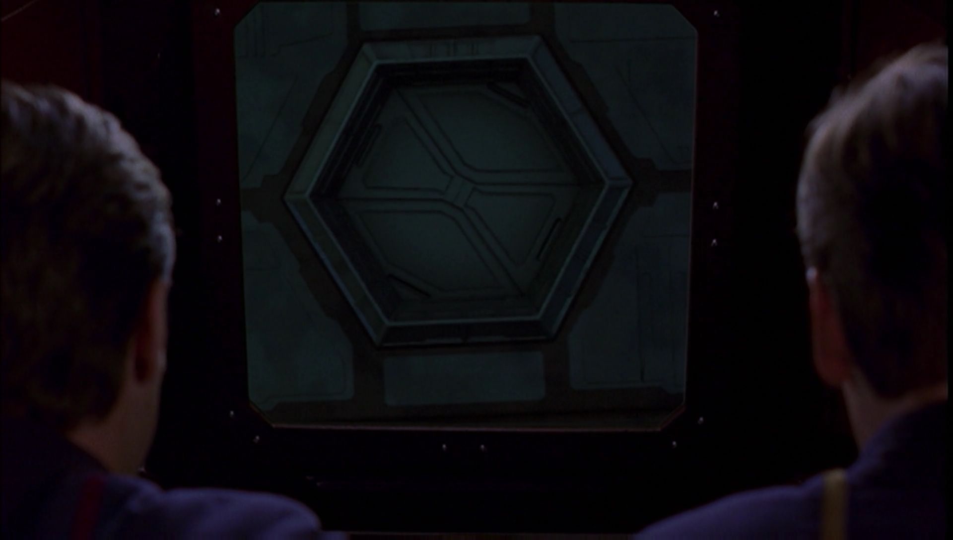 ariane179254_Enterprise_1x01-1x02_BrokenBow_4914.jpg