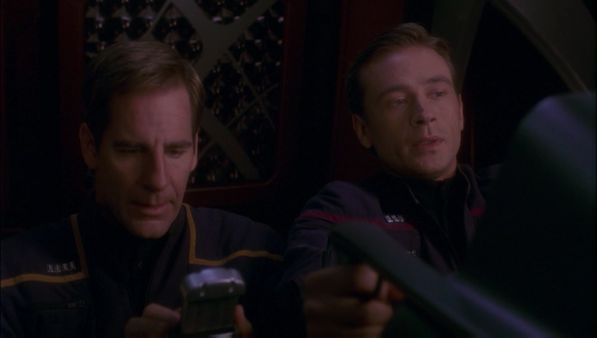 ariane179254_Enterprise_1x01-1x02_BrokenBow_4915.jpg