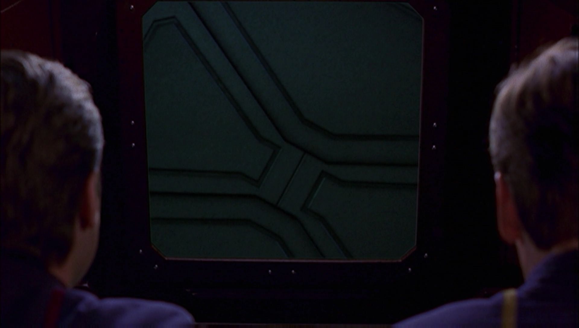 ariane179254_Enterprise_1x01-1x02_BrokenBow_4918.jpg