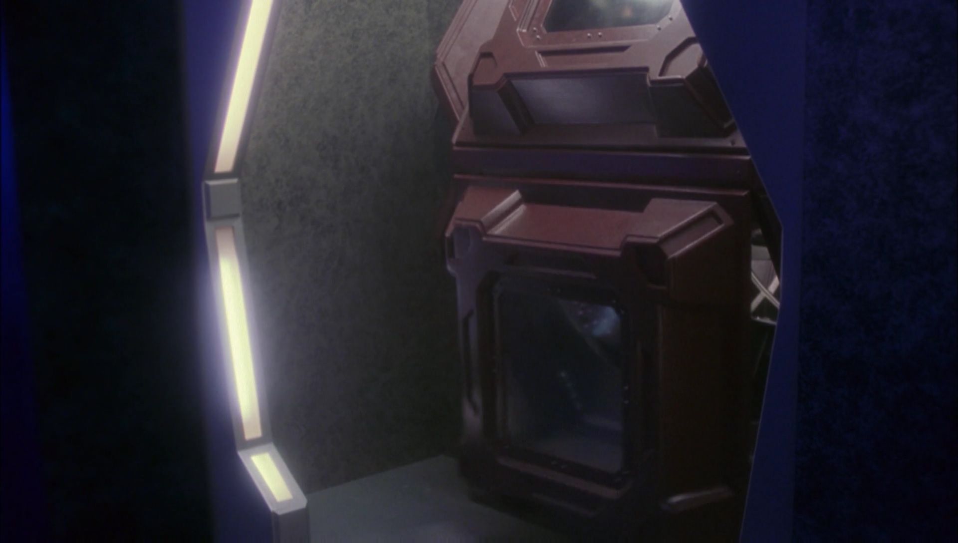 ariane179254_Enterprise_1x01-1x02_BrokenBow_4922.jpg