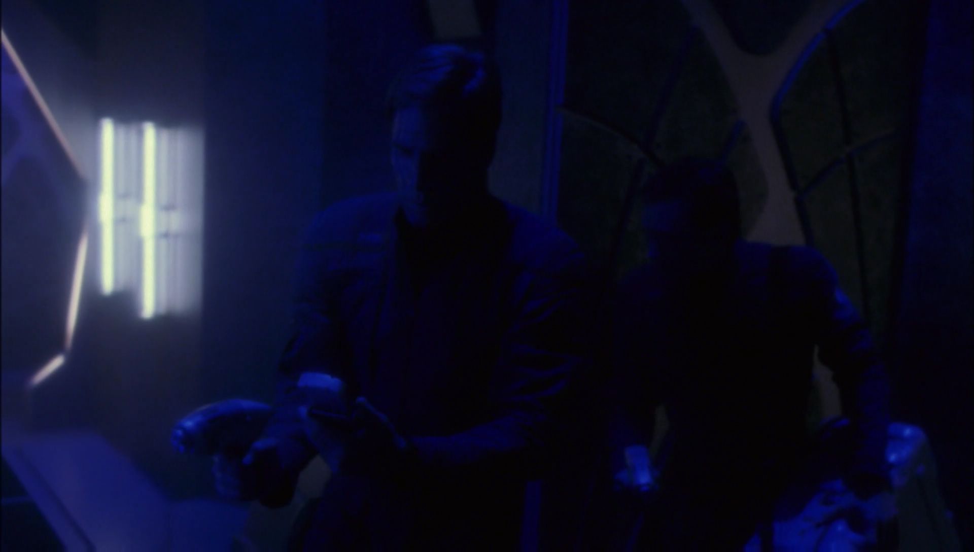 ariane179254_Enterprise_1x01-1x02_BrokenBow_4942.jpg