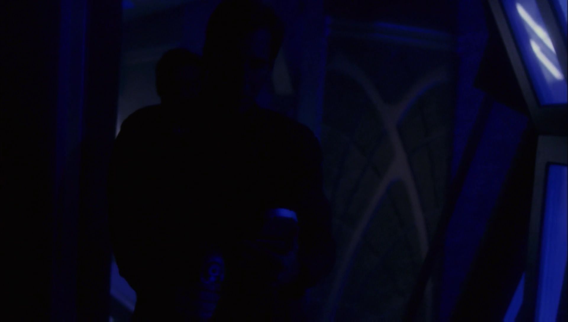 ariane179254_Enterprise_1x01-1x02_BrokenBow_4947.jpg