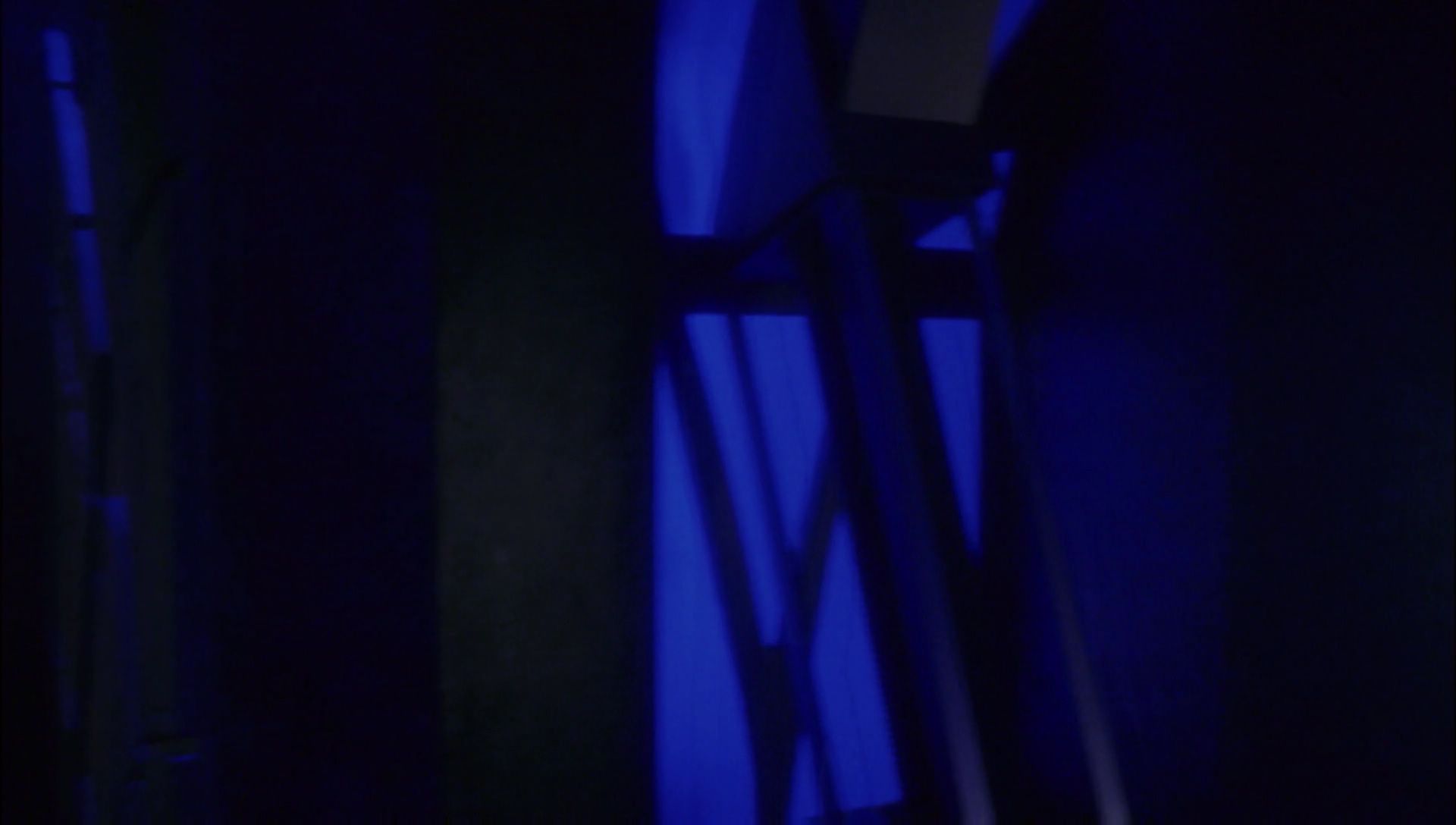 ariane179254_Enterprise_1x01-1x02_BrokenBow_4950.jpg