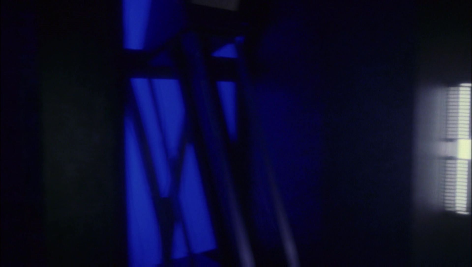 ariane179254_Enterprise_1x01-1x02_BrokenBow_4953.jpg