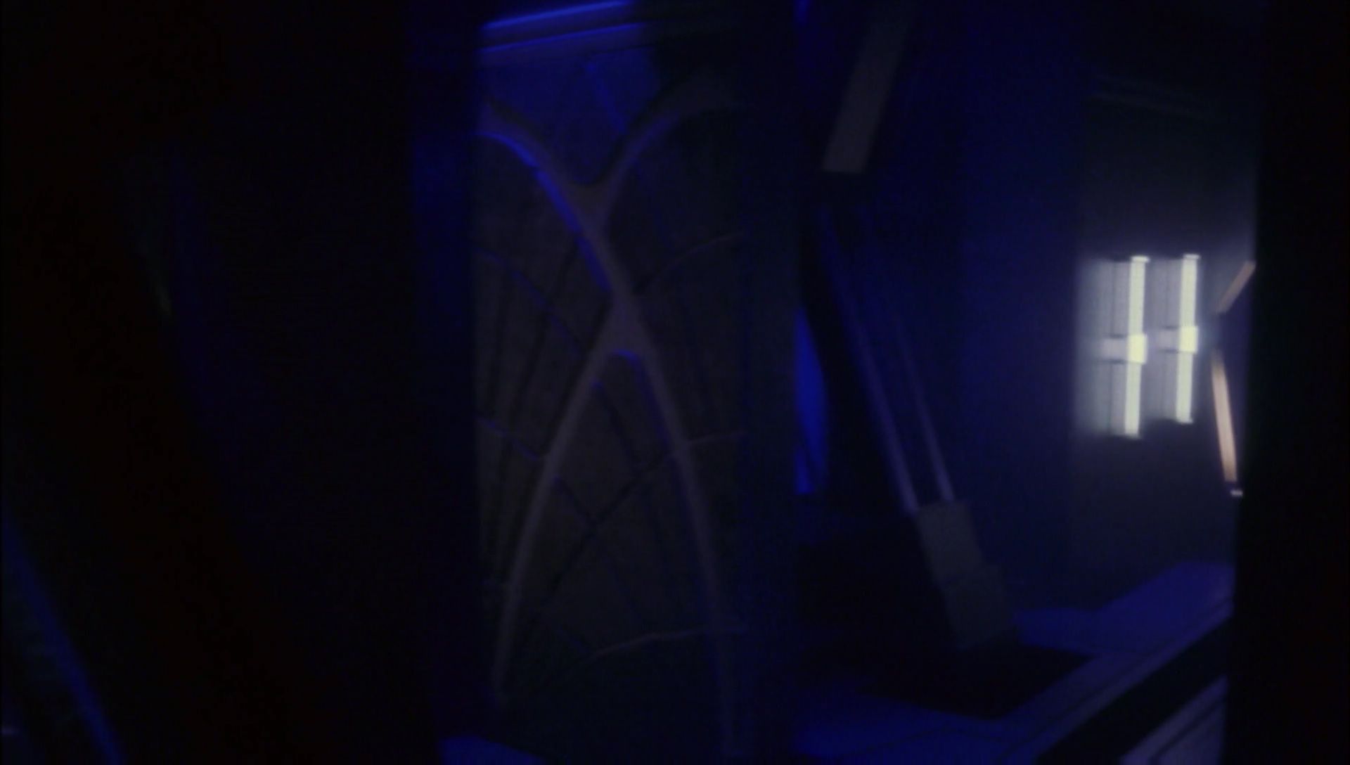 ariane179254_Enterprise_1x01-1x02_BrokenBow_4959.jpg