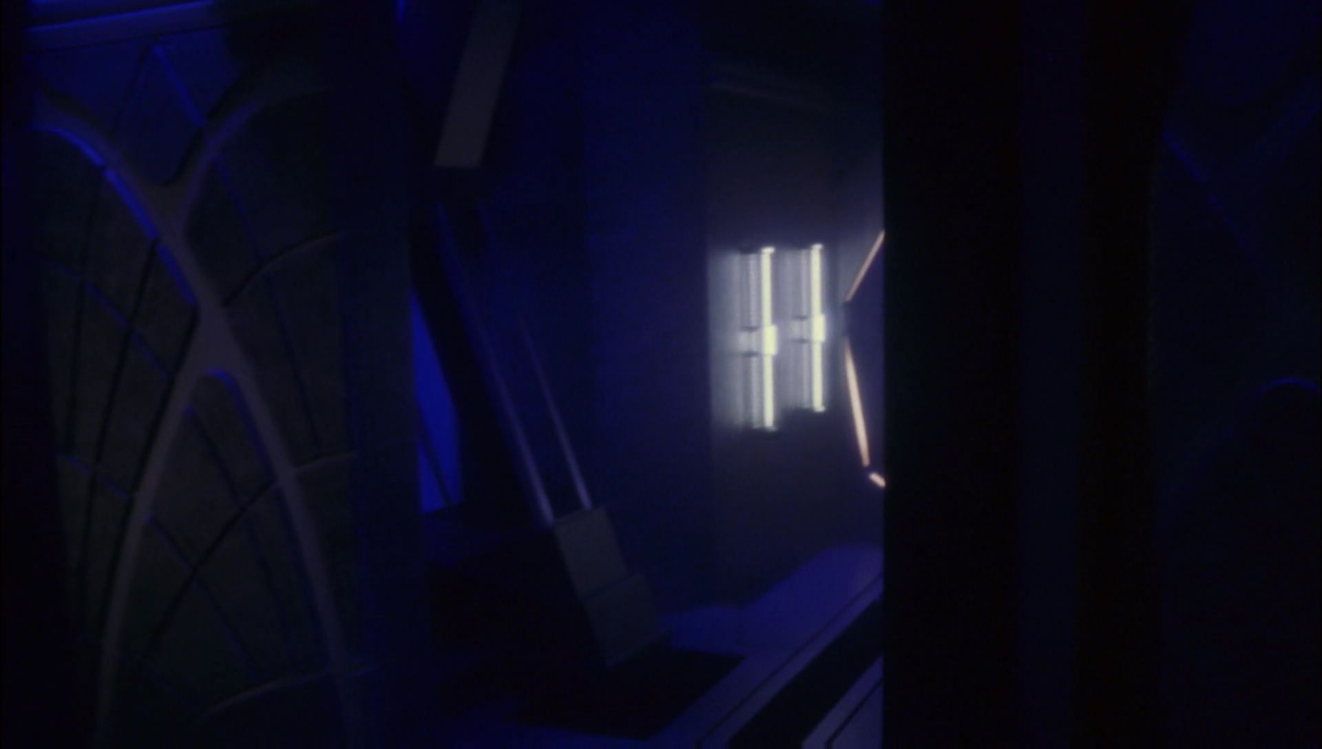 ariane179254_Enterprise_1x01-1x02_BrokenBow_4960.jpg