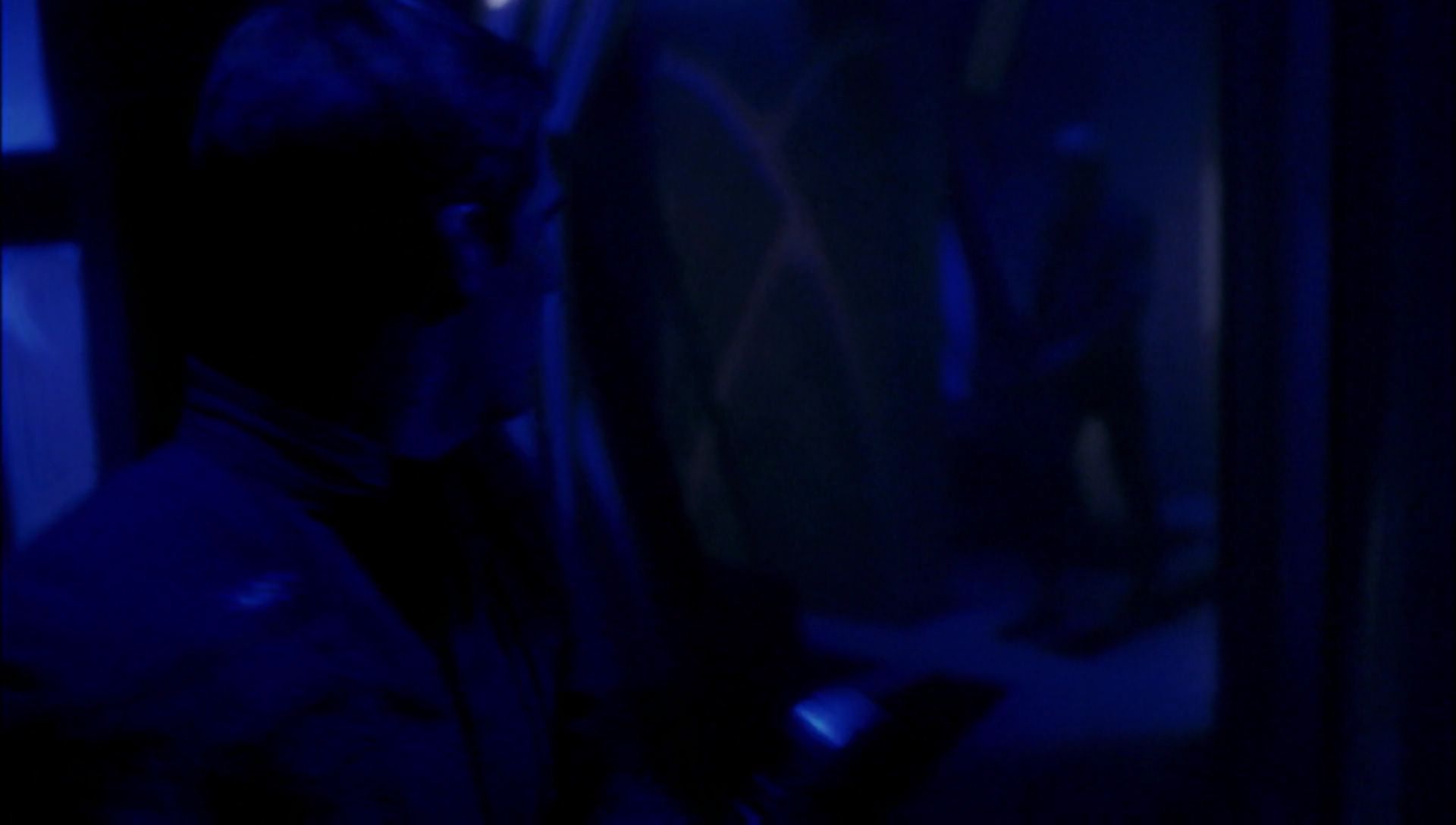 ariane179254_Enterprise_1x01-1x02_BrokenBow_4964.jpg