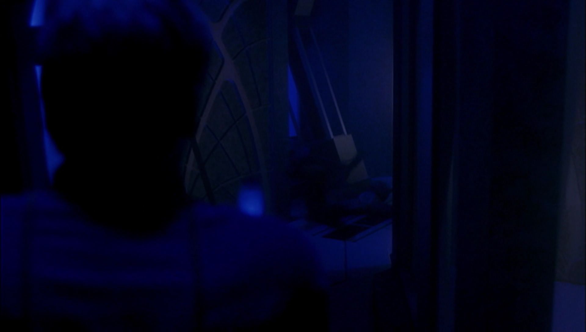 ariane179254_Enterprise_1x01-1x02_BrokenBow_4966.jpg