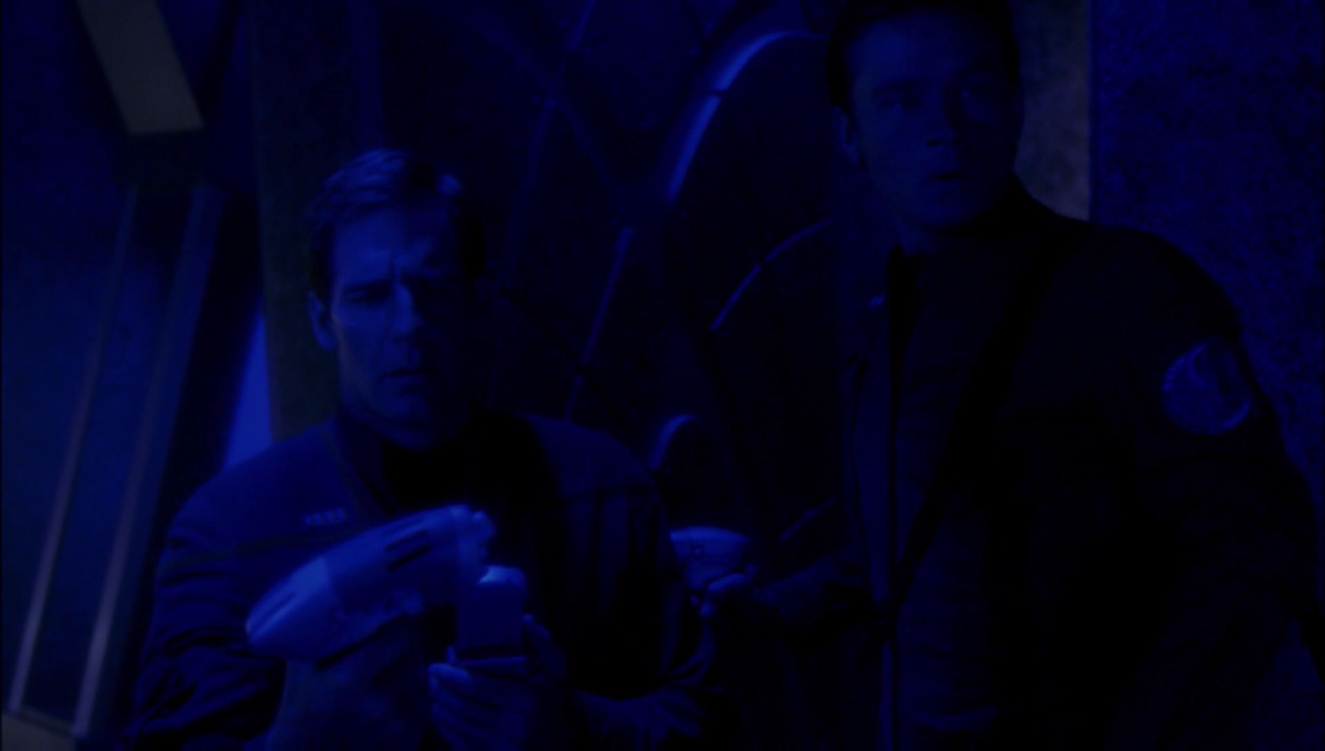 ariane179254_Enterprise_1x01-1x02_BrokenBow_4967.jpg