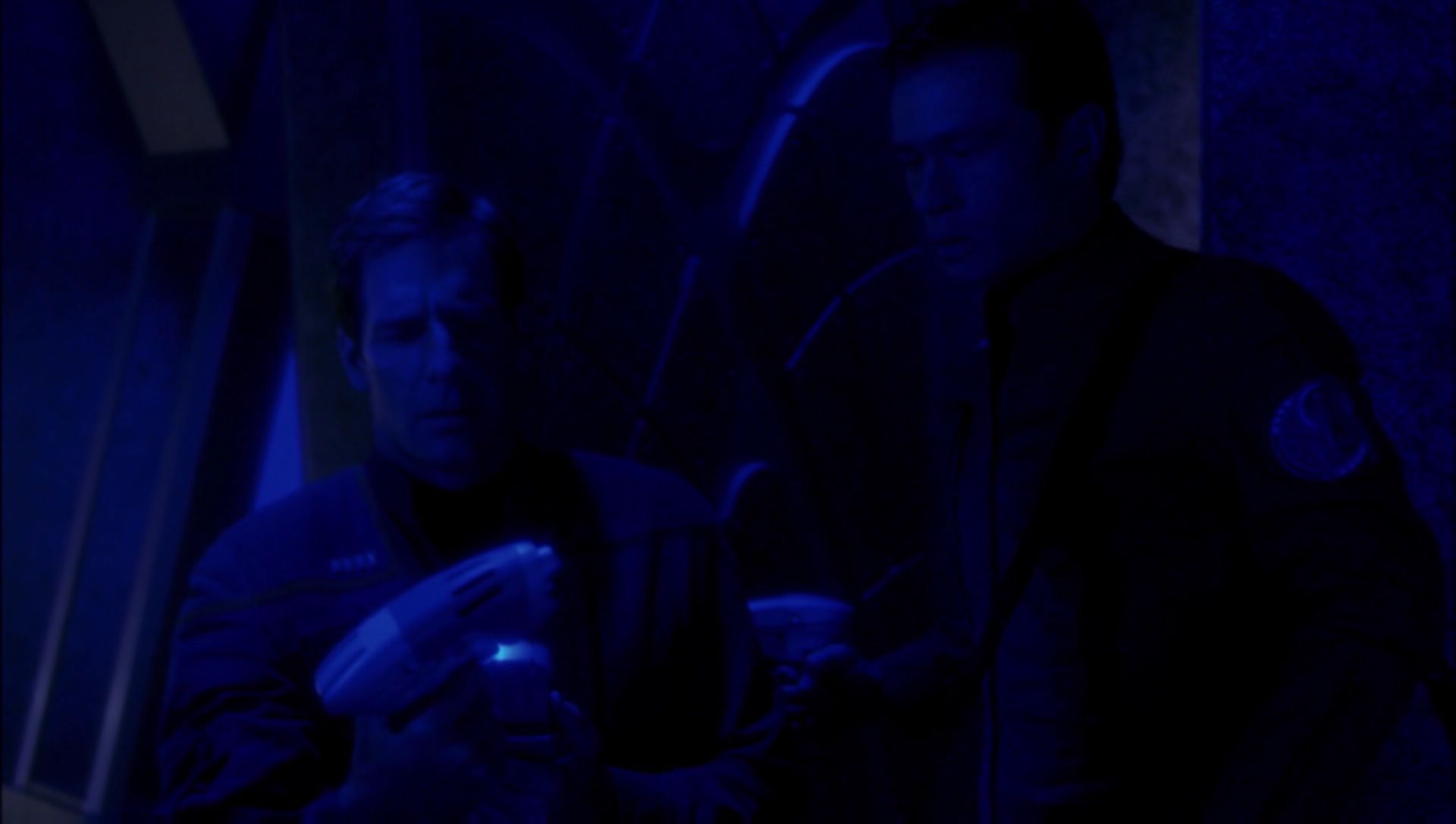 ariane179254_Enterprise_1x01-1x02_BrokenBow_4968.jpg