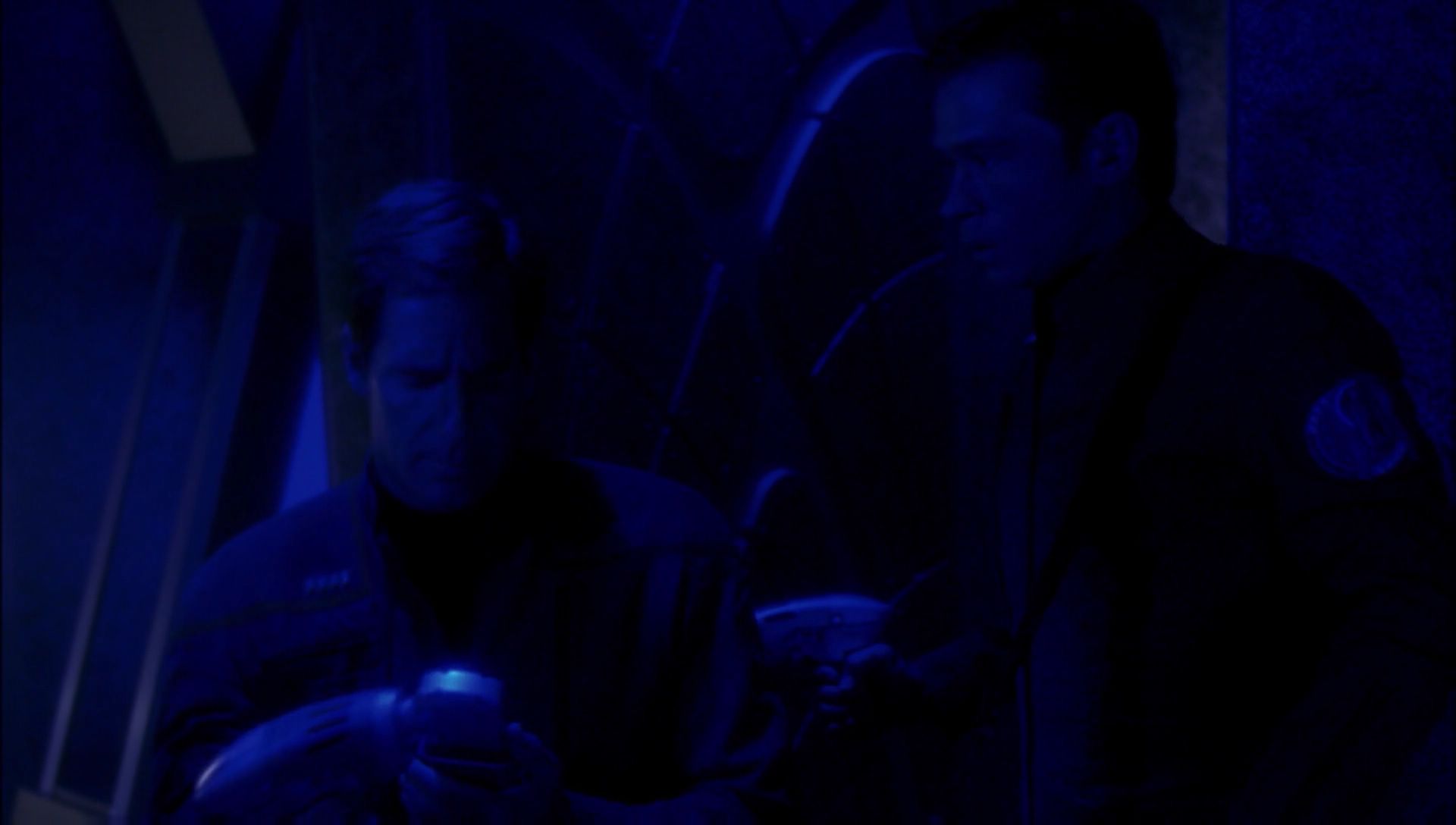 ariane179254_Enterprise_1x01-1x02_BrokenBow_4970.jpg