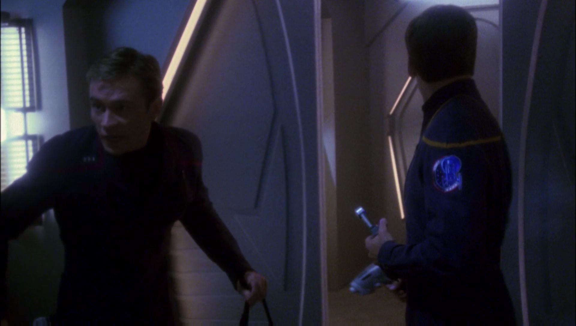 ariane179254_Enterprise_1x01-1x02_BrokenBow_5011.jpg