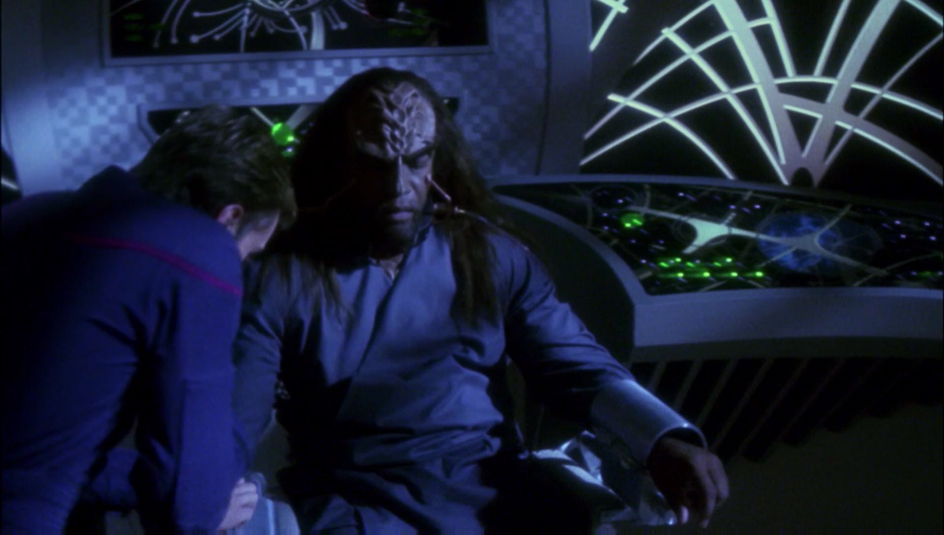 ariane179254_Enterprise_1x01-1x02_BrokenBow_5014.jpg