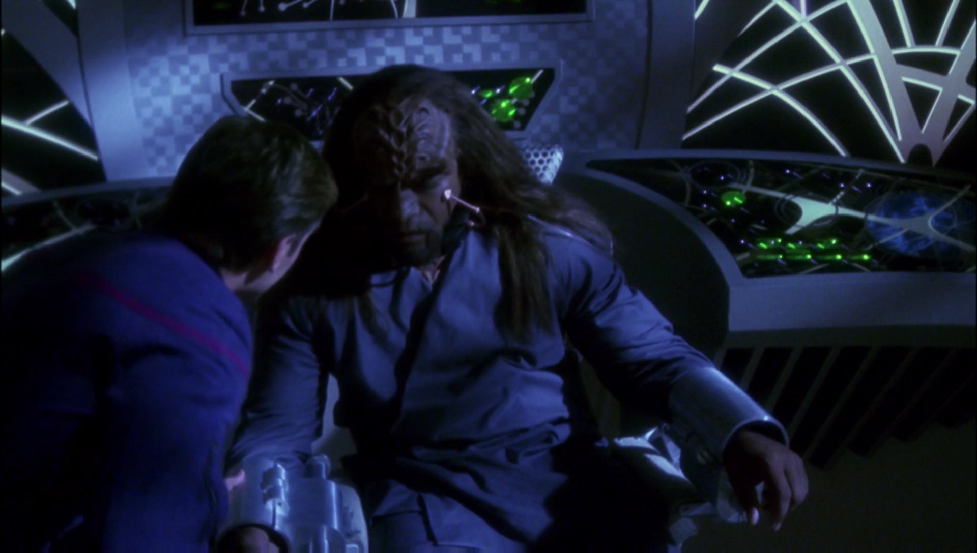 ariane179254_Enterprise_1x01-1x02_BrokenBow_5015.jpg