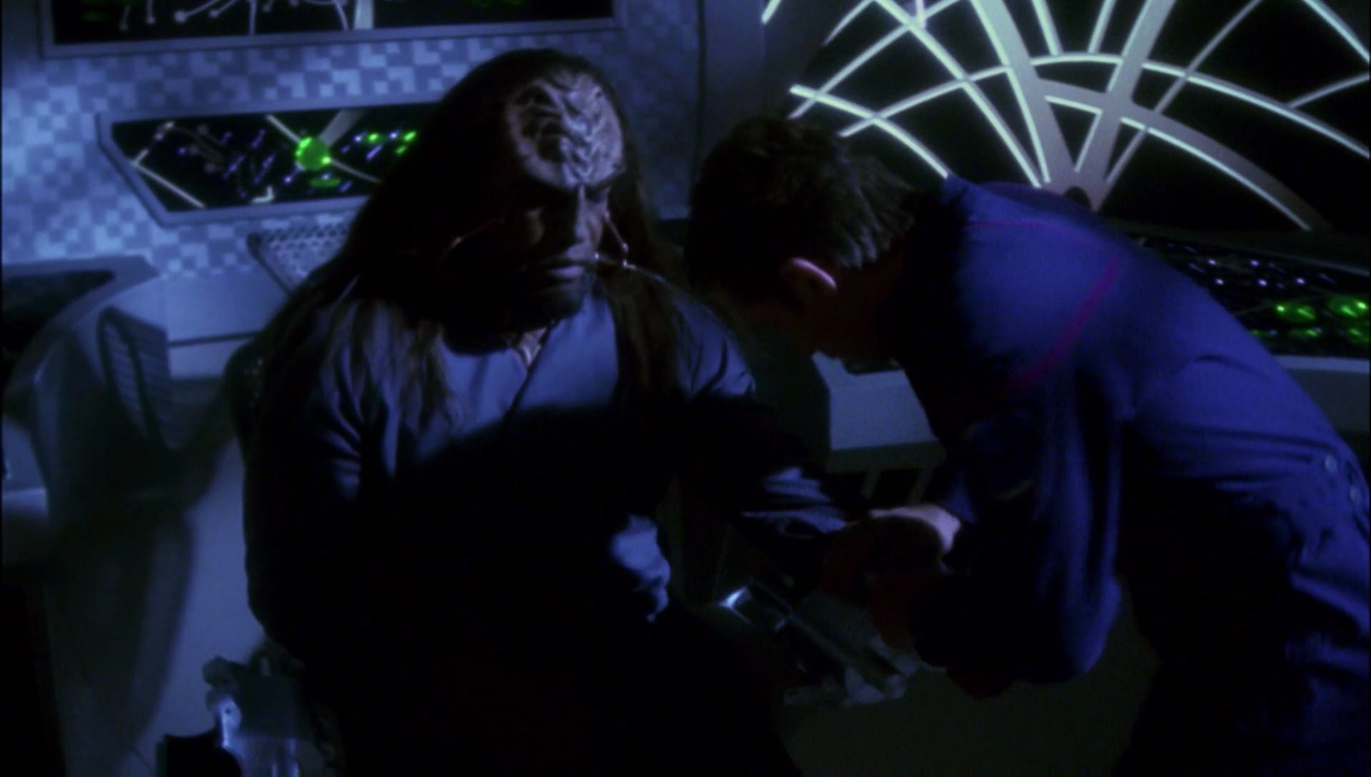 ariane179254_Enterprise_1x01-1x02_BrokenBow_5017.jpg