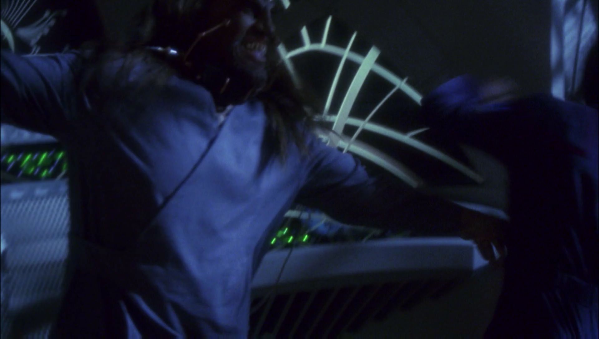 ariane179254_Enterprise_1x01-1x02_BrokenBow_5020.jpg