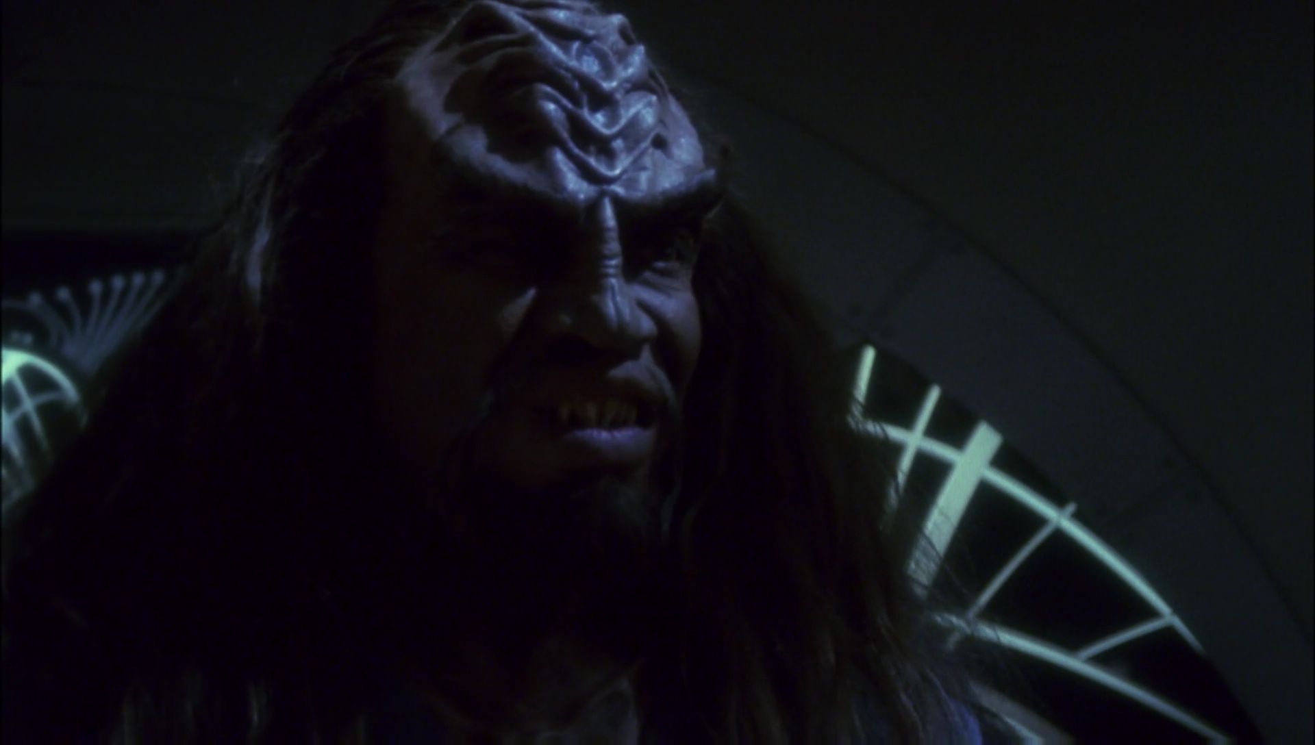 ariane179254_Enterprise_1x01-1x02_BrokenBow_5027.jpg