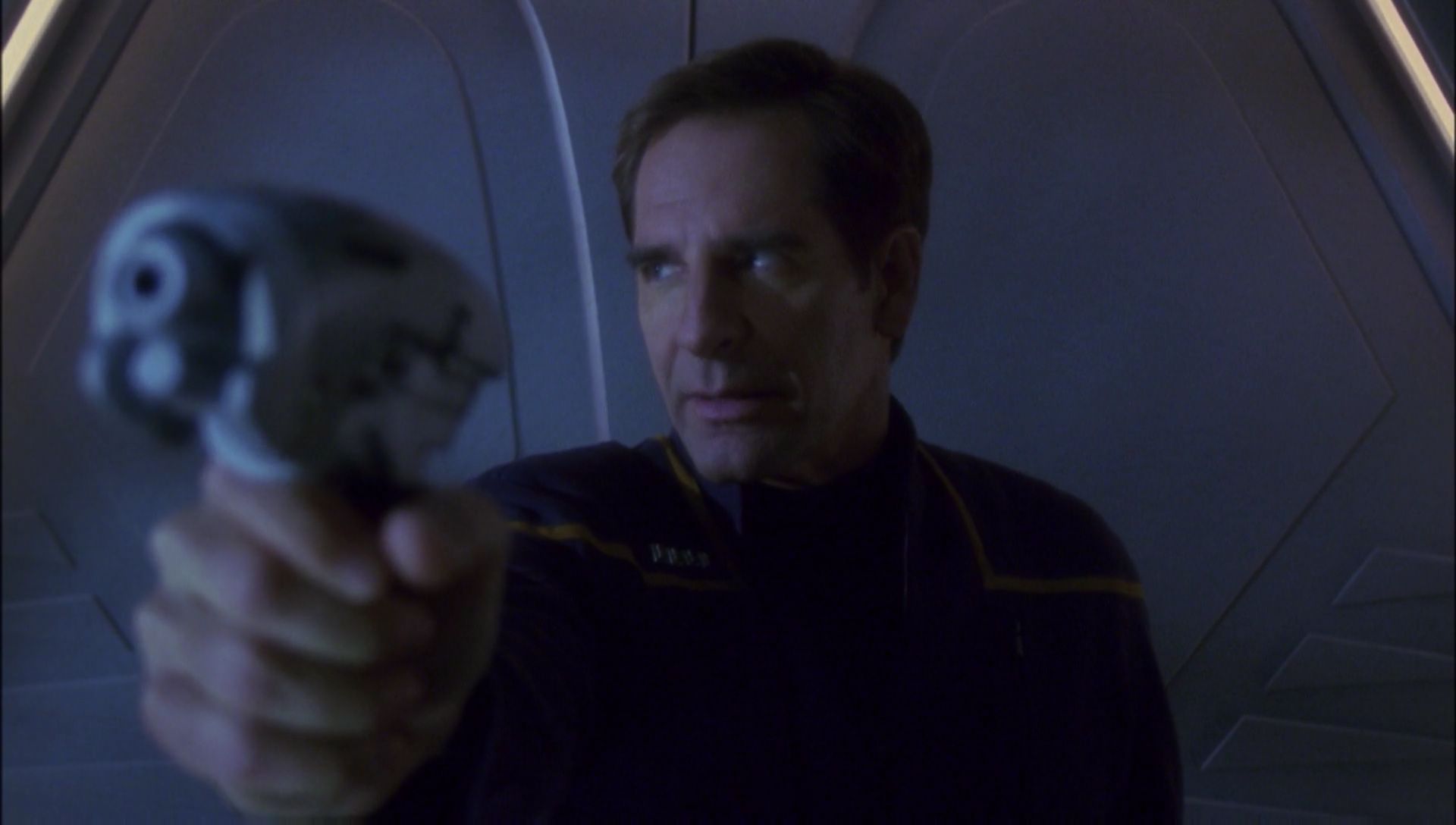 ariane179254_Enterprise_1x01-1x02_BrokenBow_5032.jpg