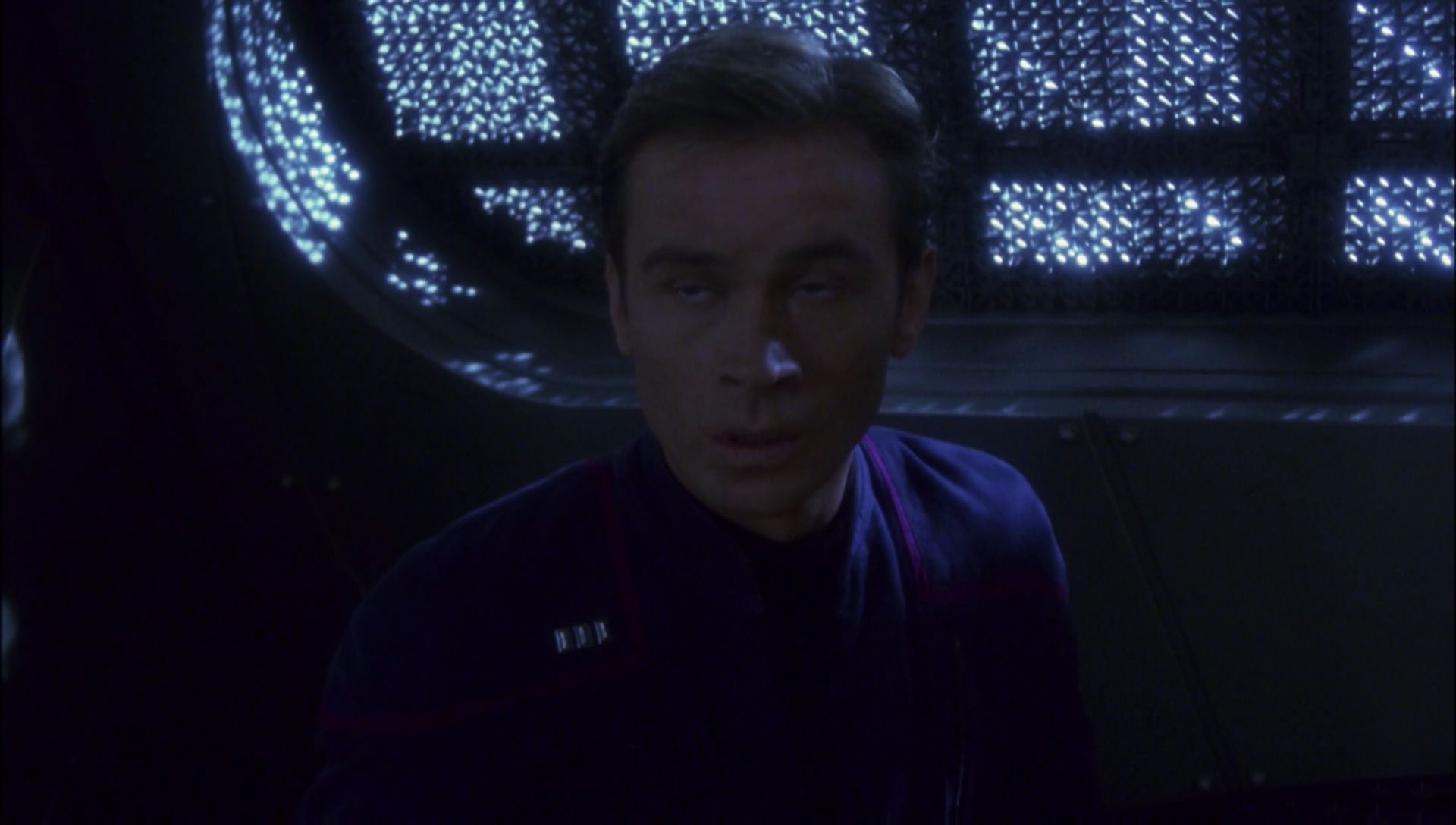 ariane179254_Enterprise_1x01-1x02_BrokenBow_5034.jpg