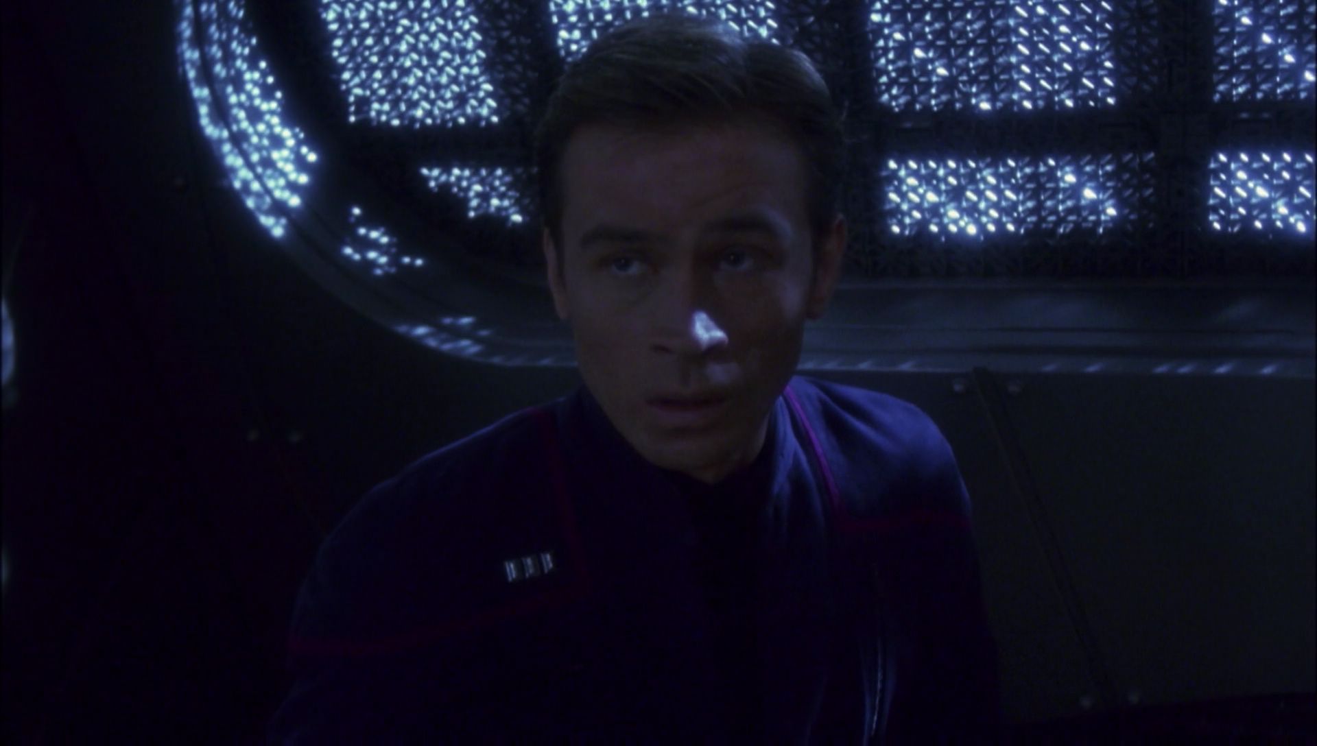 ariane179254_Enterprise_1x01-1x02_BrokenBow_5041.jpg