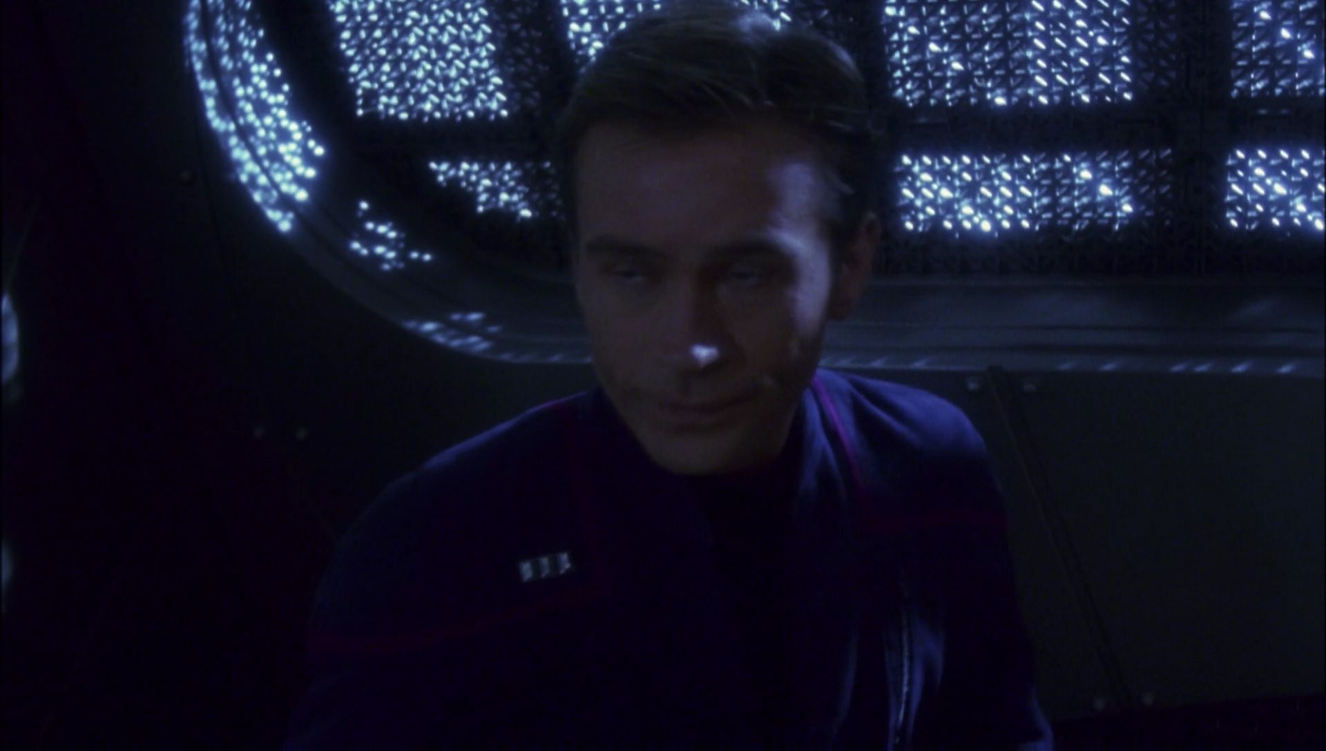 ariane179254_Enterprise_1x01-1x02_BrokenBow_5043.jpg
