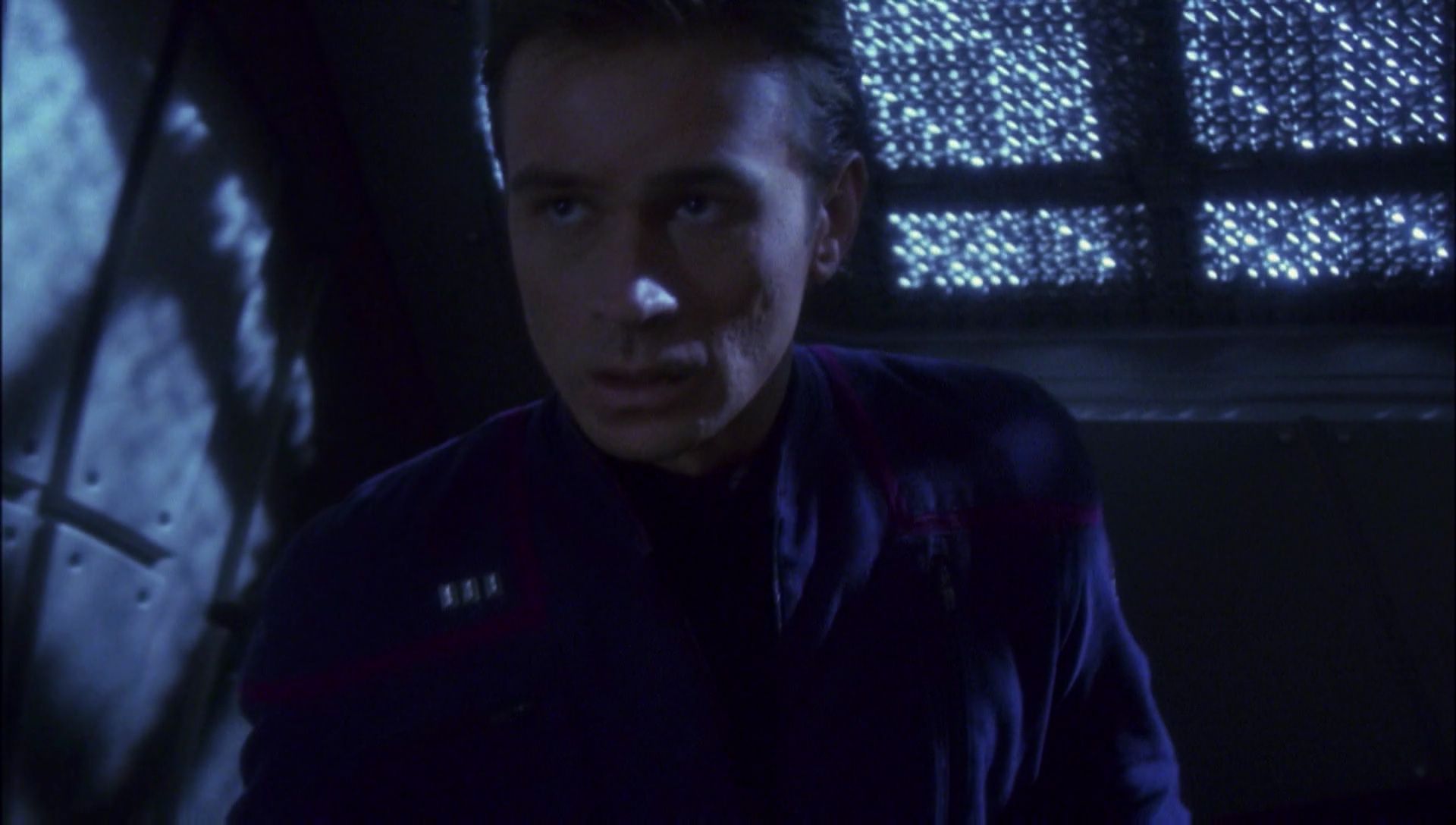 ariane179254_Enterprise_1x01-1x02_BrokenBow_5044.jpg