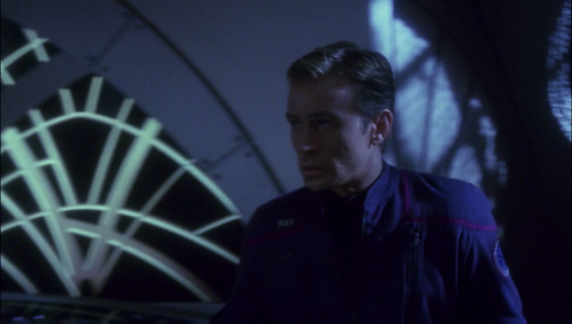 ariane179254_Enterprise_1x01-1x02_BrokenBow_5046.jpg