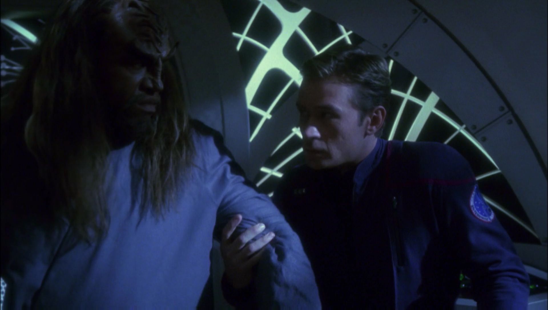 ariane179254_Enterprise_1x01-1x02_BrokenBow_5051.jpg