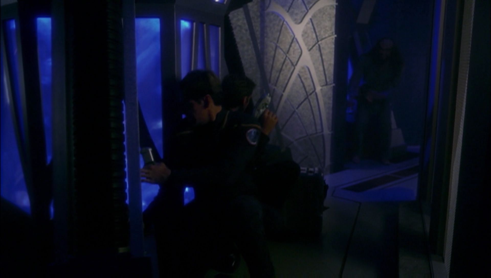 ariane179254_Enterprise_1x01-1x02_BrokenBow_5069.jpg