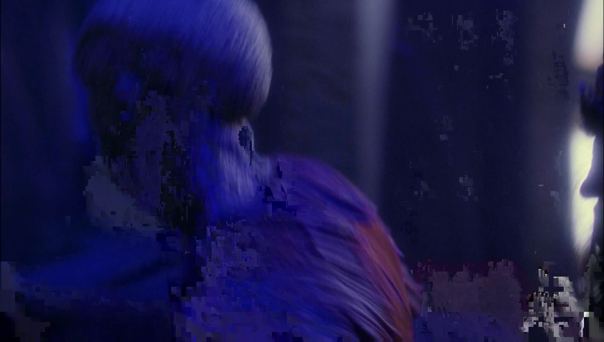 ariane179254_Enterprise_1x01-1x02_BrokenBow_5081.jpg