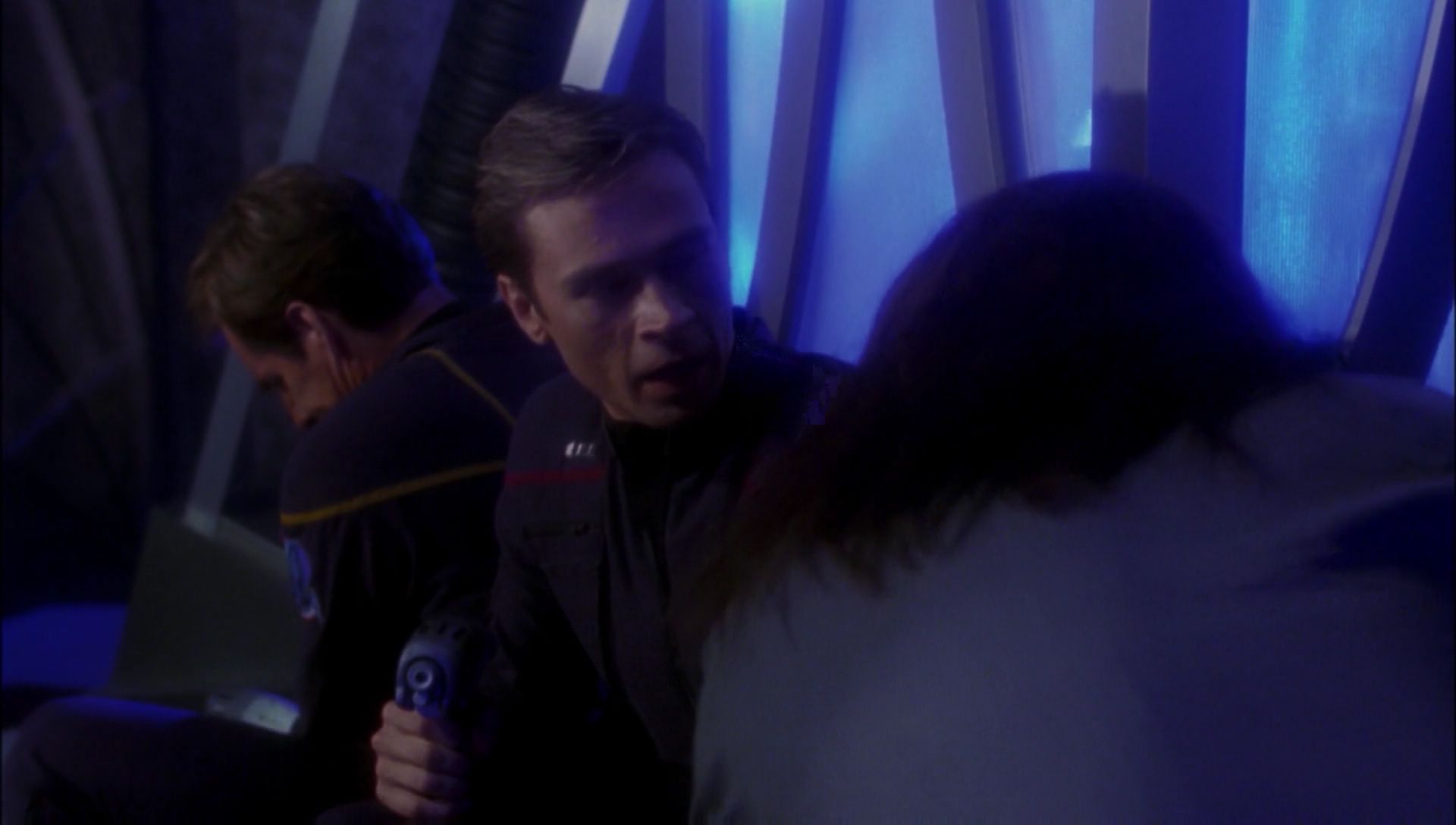 ariane179254_Enterprise_1x01-1x02_BrokenBow_5092.jpg